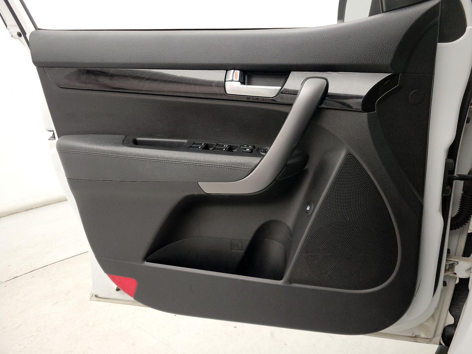 Thumbnail: 2015 Kia Sorento - 12