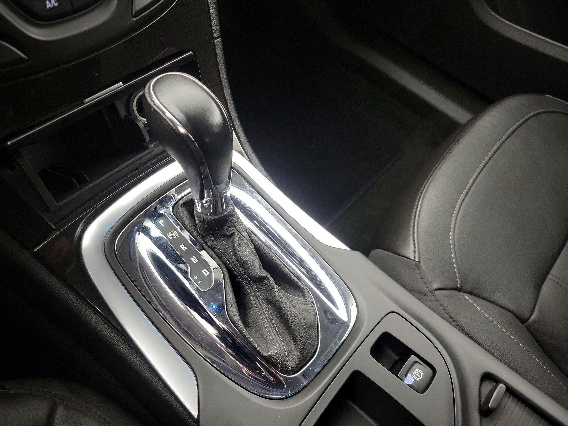 Thumbnail: 2017 Buick Regal - 18