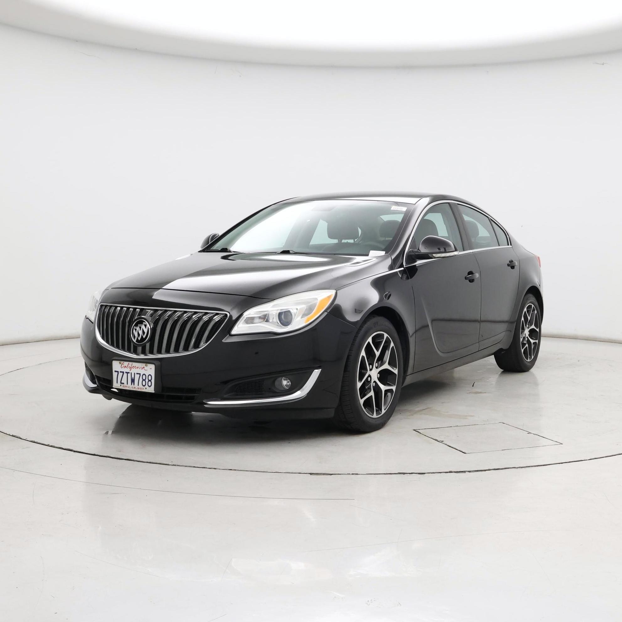 Thumbnail: 2017 Buick Regal - 4