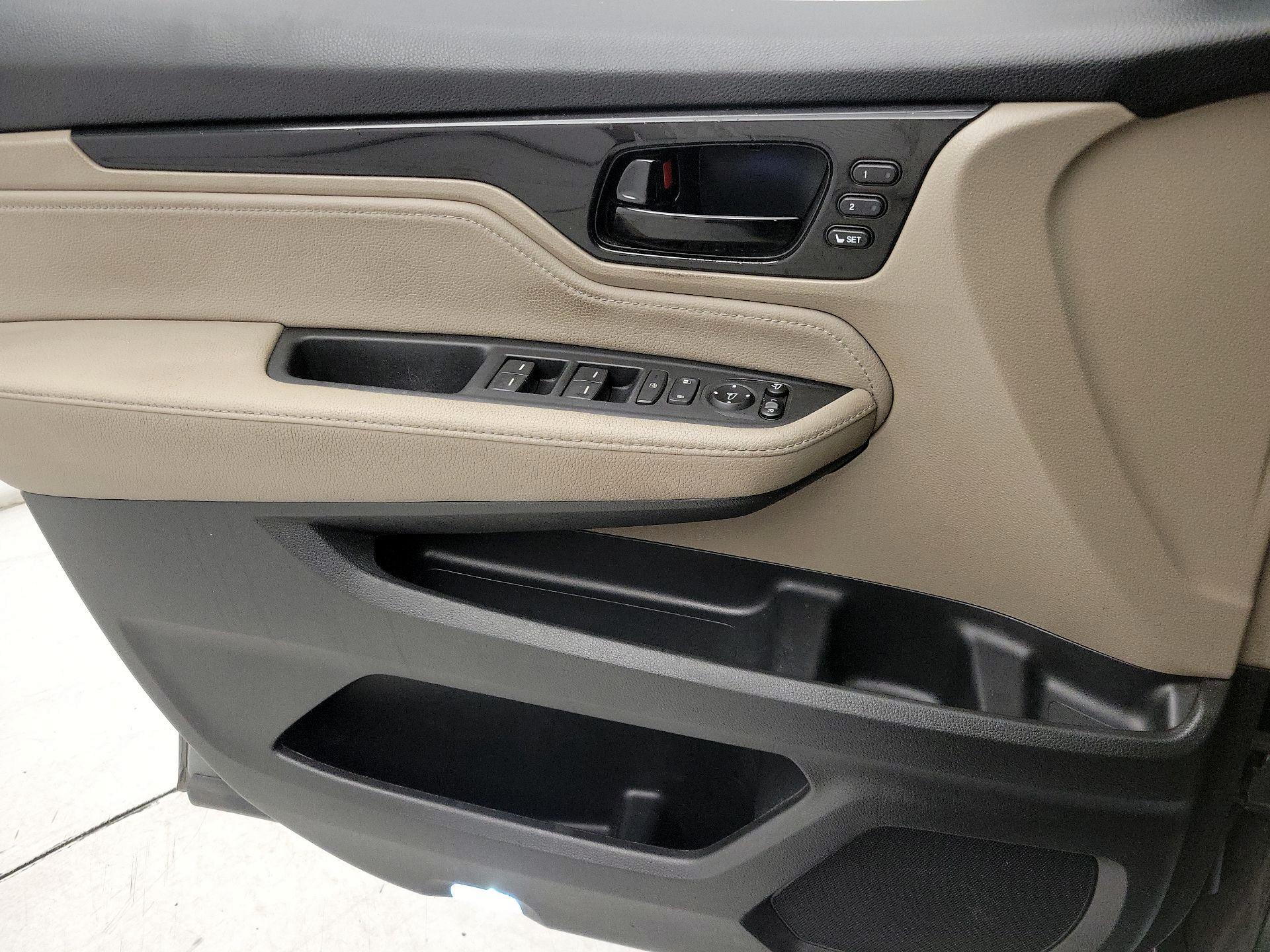 Thumbnail: 2019 Honda Odyssey - 12