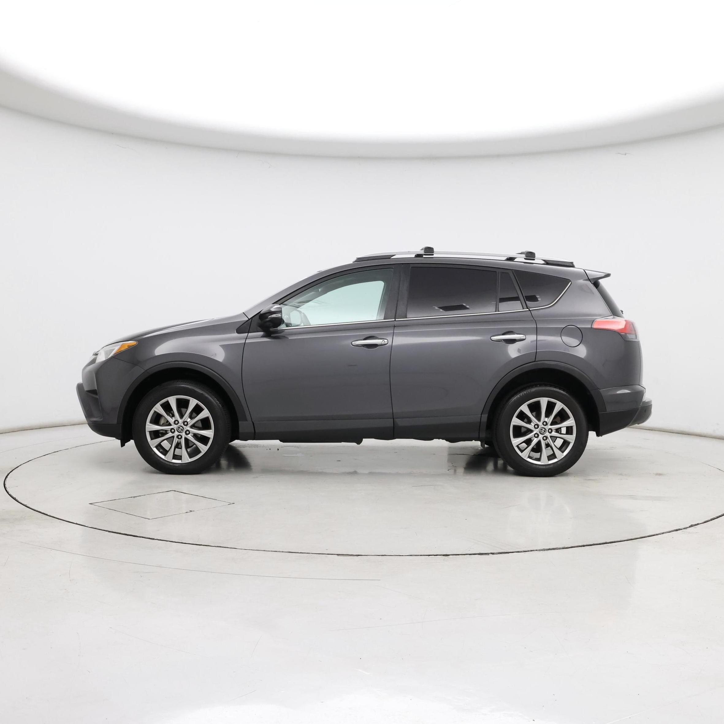 Thumbnail: 2017 Toyota RAV4 - 3