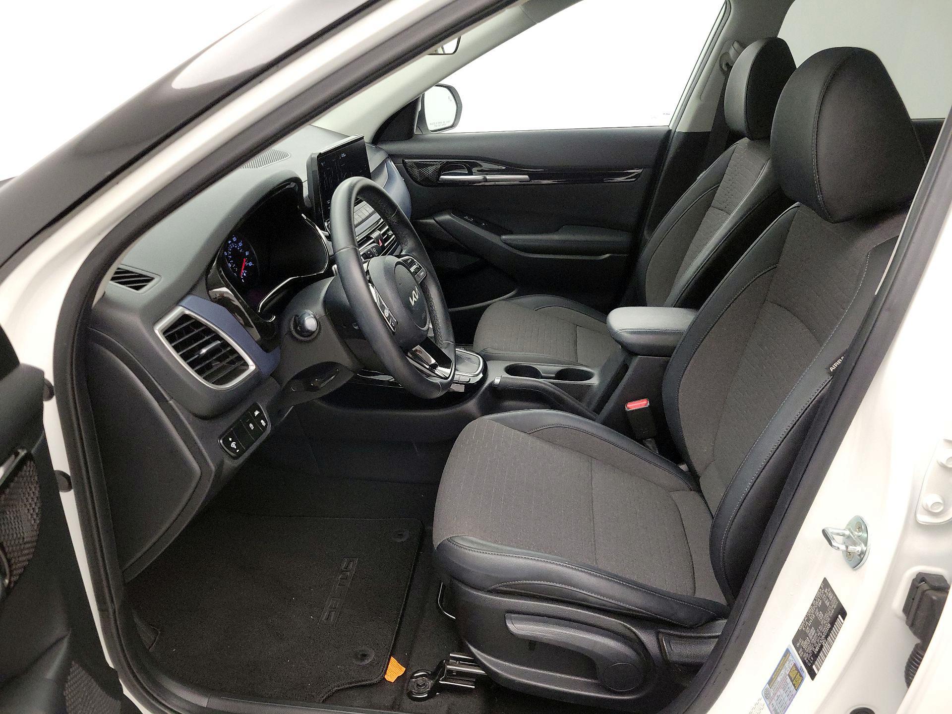 Thumbnail: 2022 Kia Seltos - 11