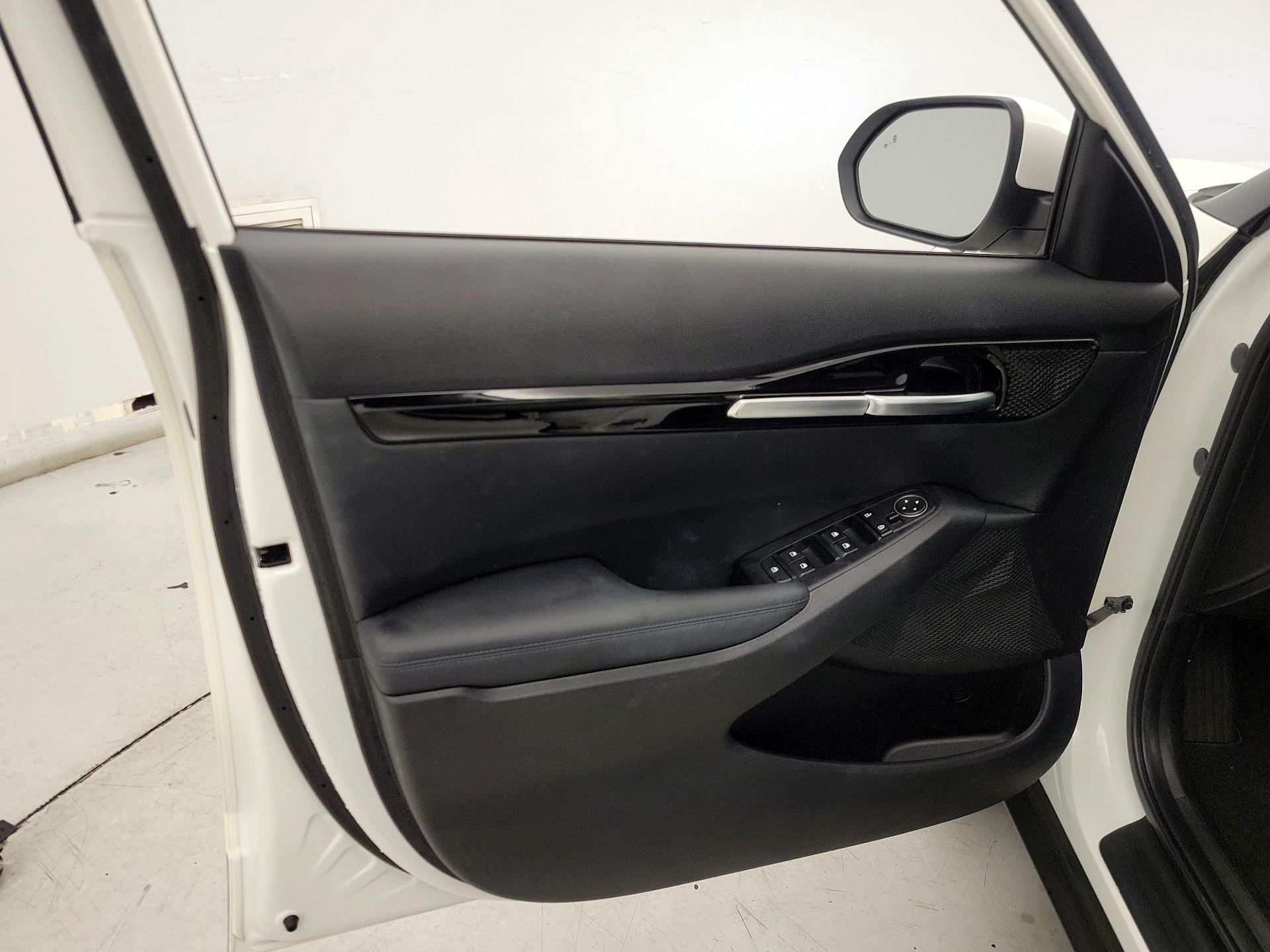 Thumbnail: 2022 Kia Seltos - 12