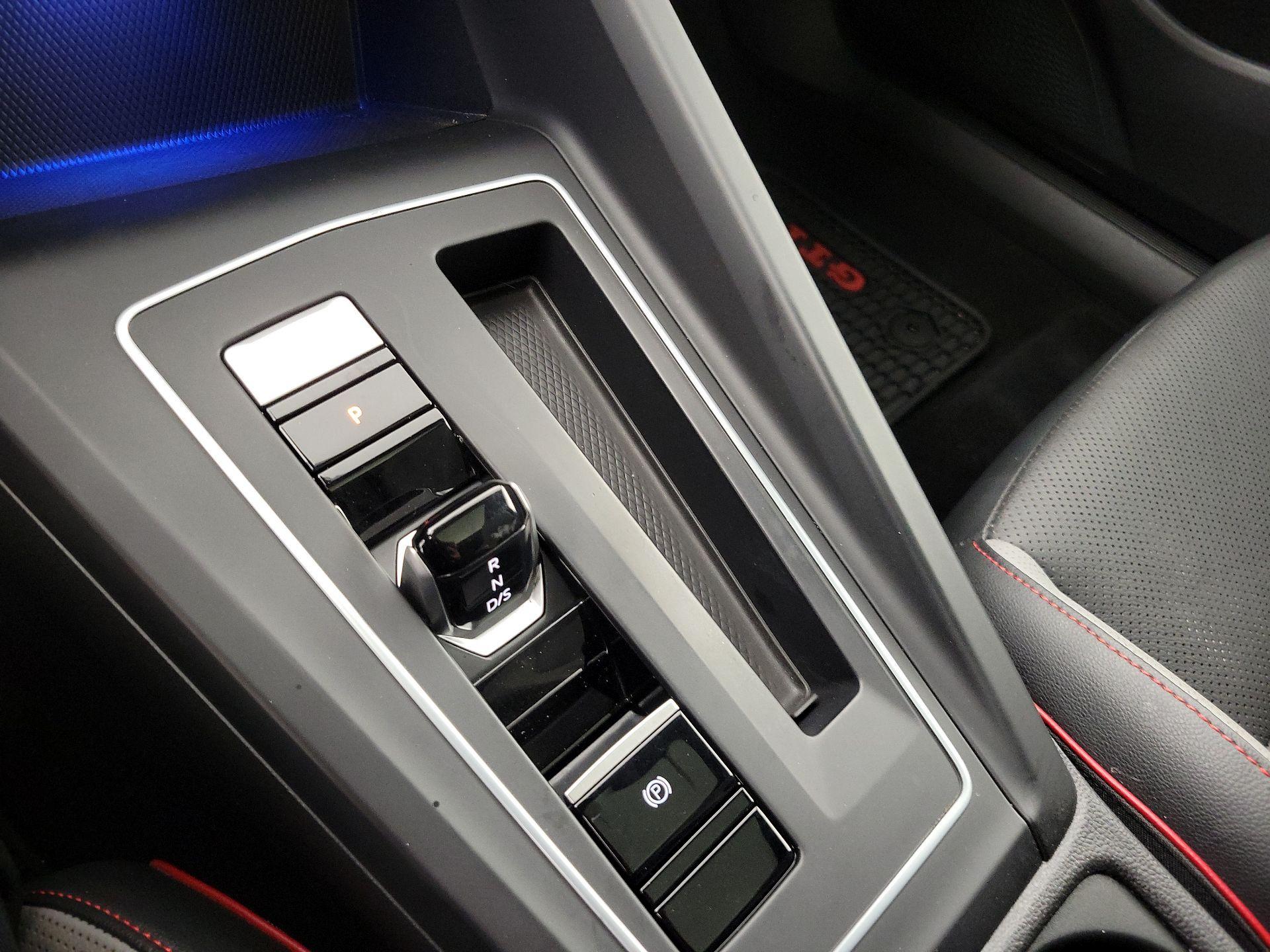 Thumbnail: 2022 Volkswagen Golf - 17