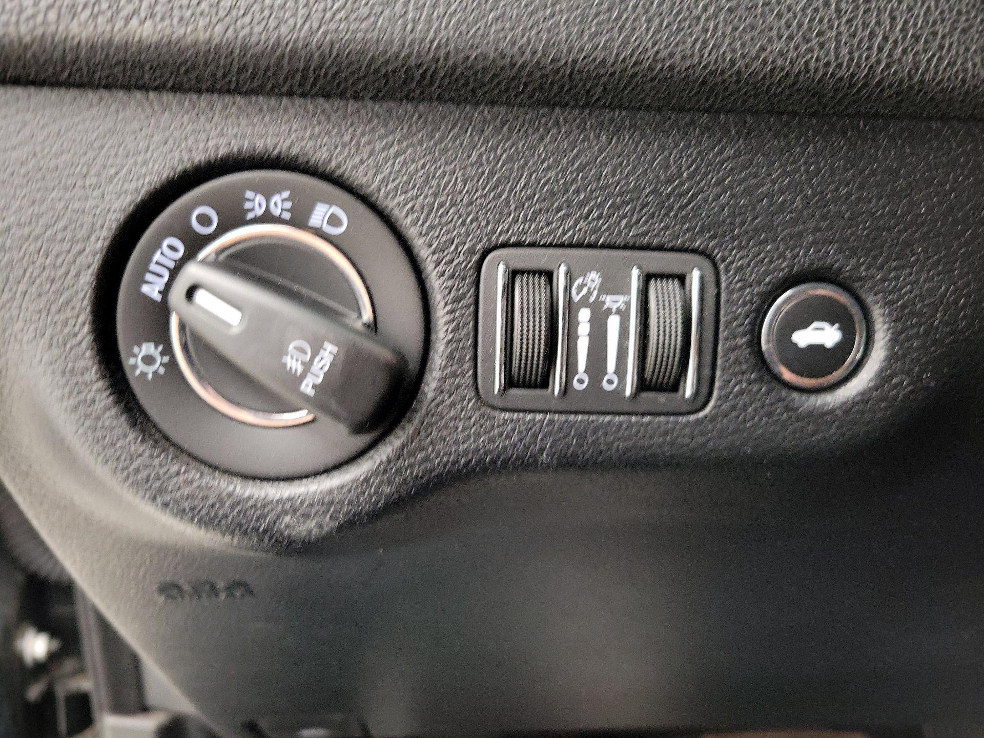 Thumbnail: 2017 Chrysler 300 - 13