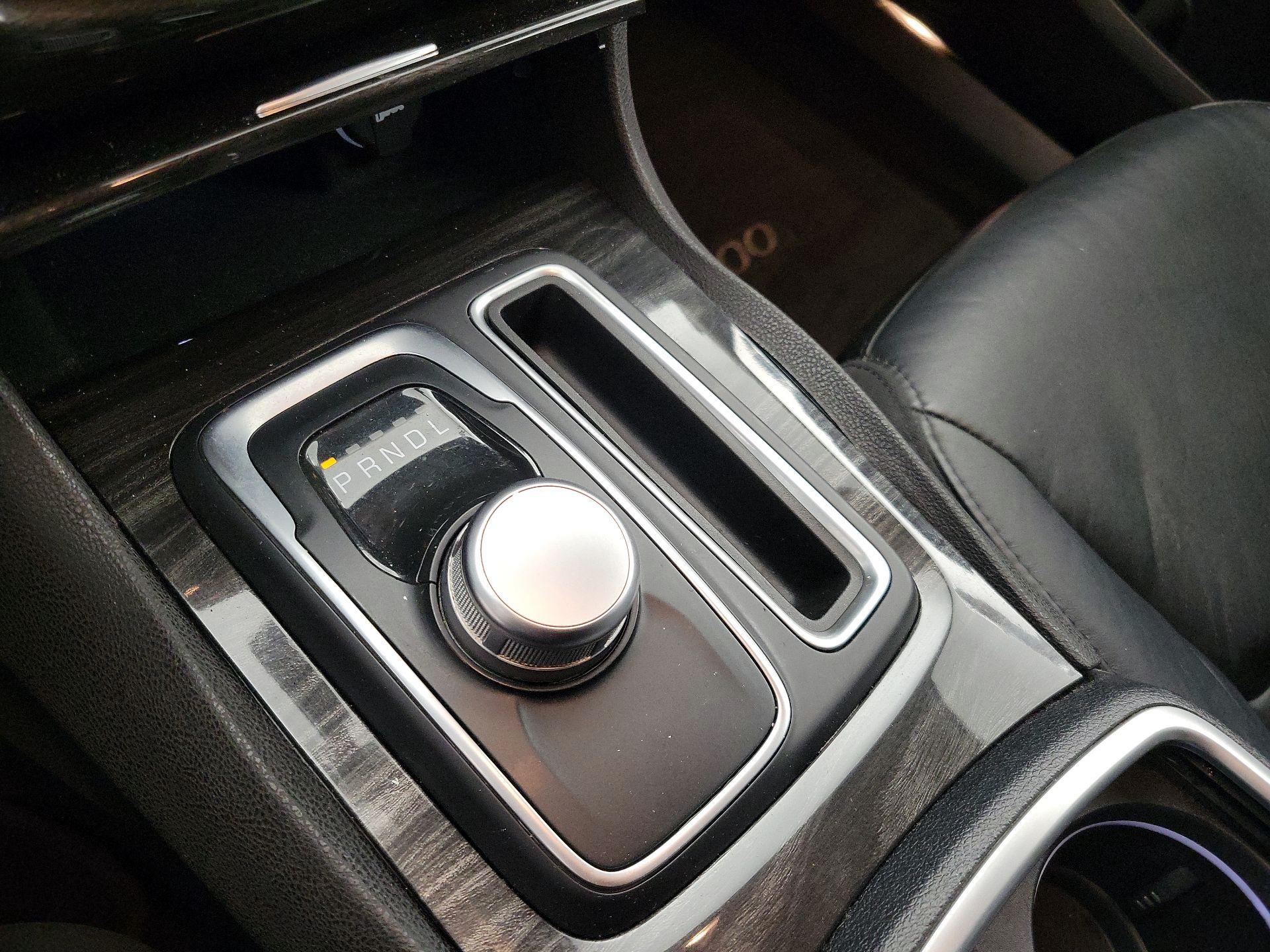 Thumbnail: 2017 Chrysler 300 - 17