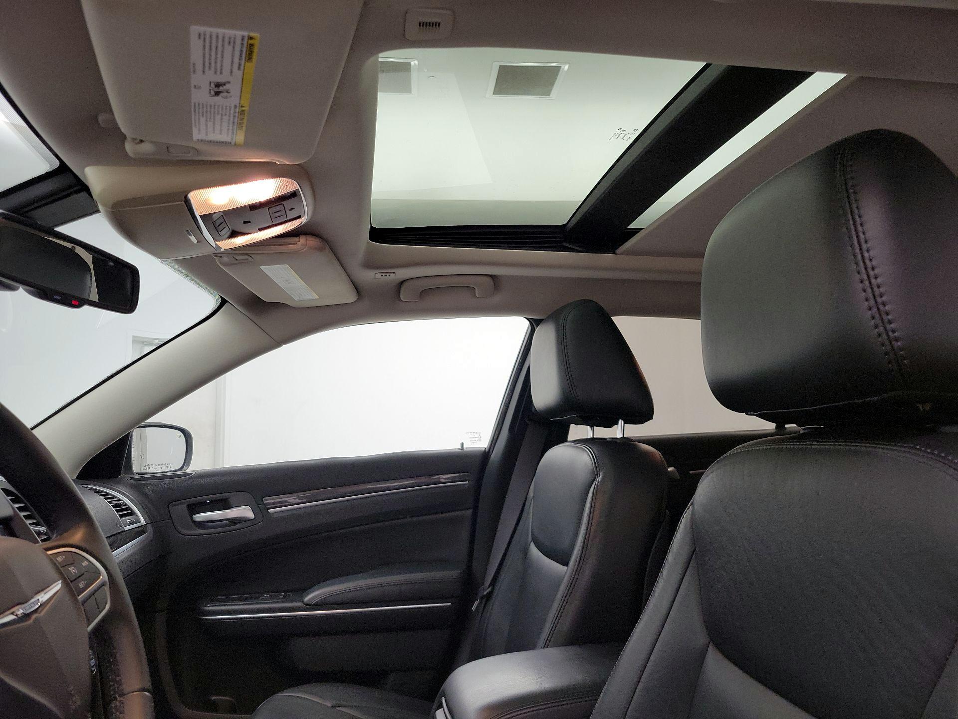 Thumbnail: 2017 Chrysler 300 - 18