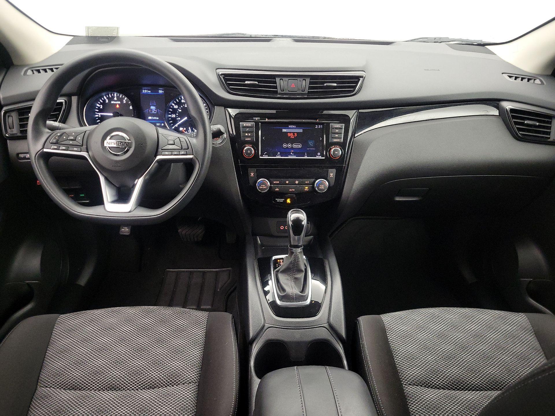 Thumbnail: 2020 Nissan Rogue Sport - 9