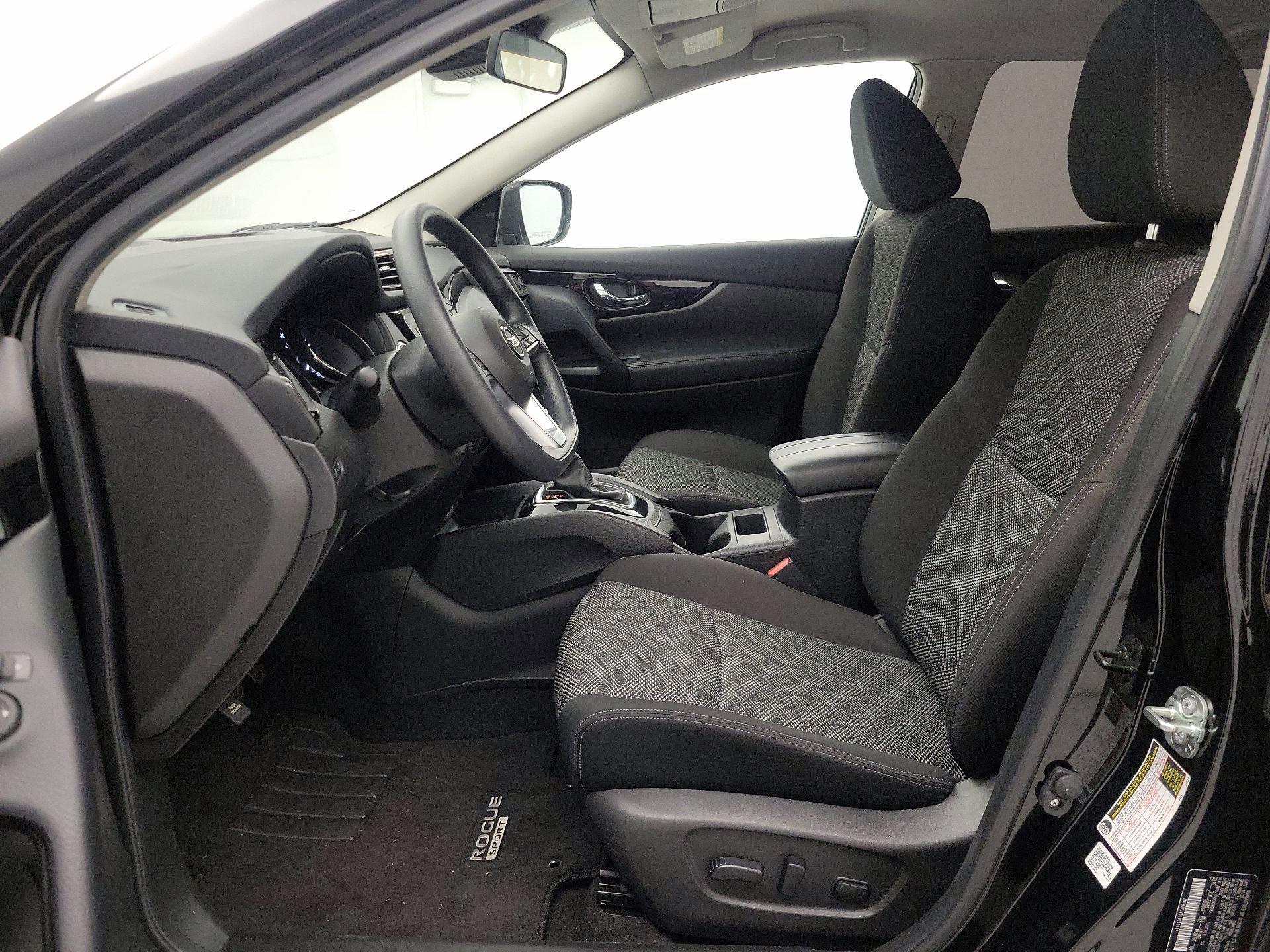 Thumbnail: 2020 Nissan Rogue Sport - 11