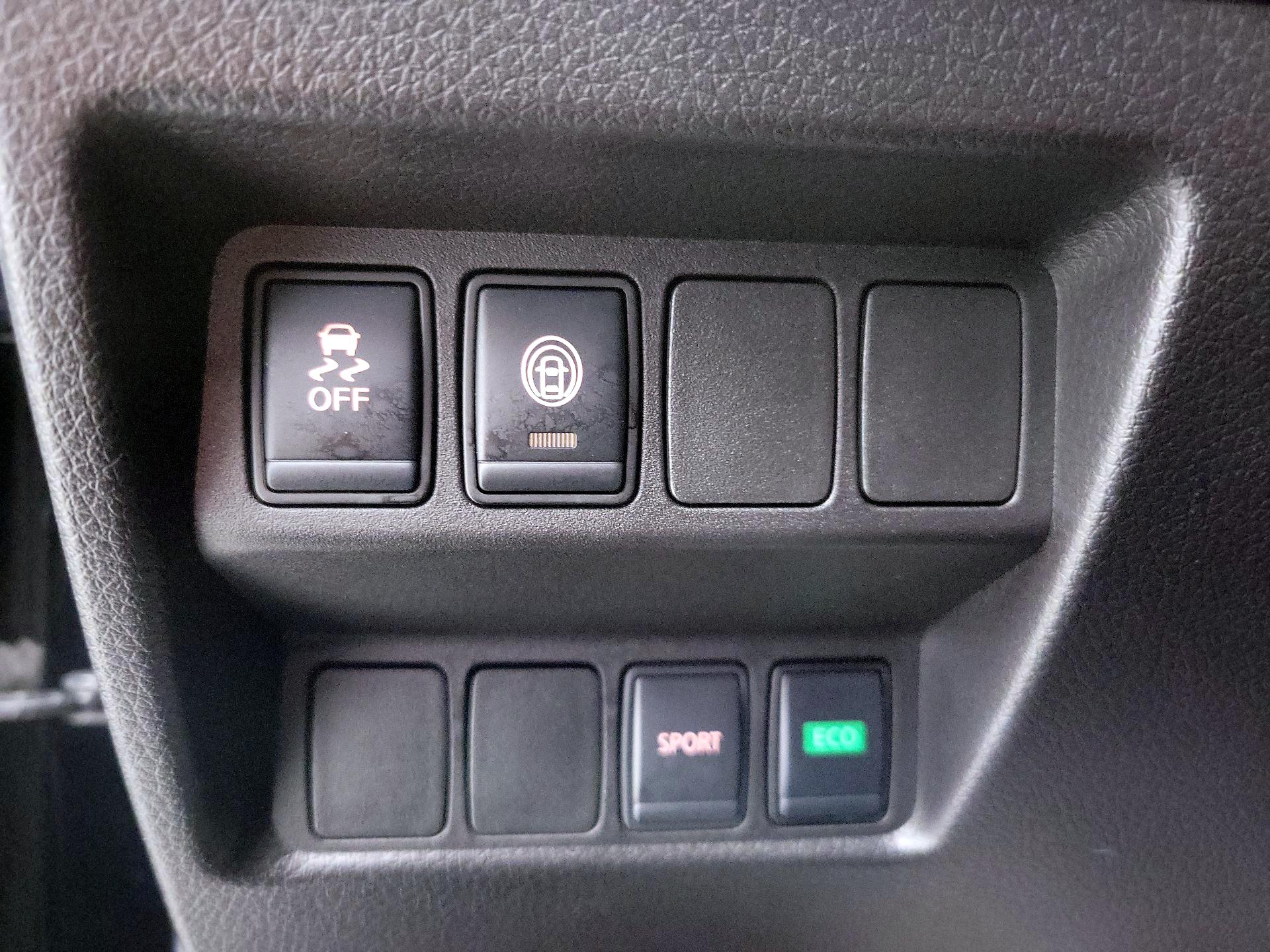 Thumbnail: 2020 Nissan Rogue Sport - 13