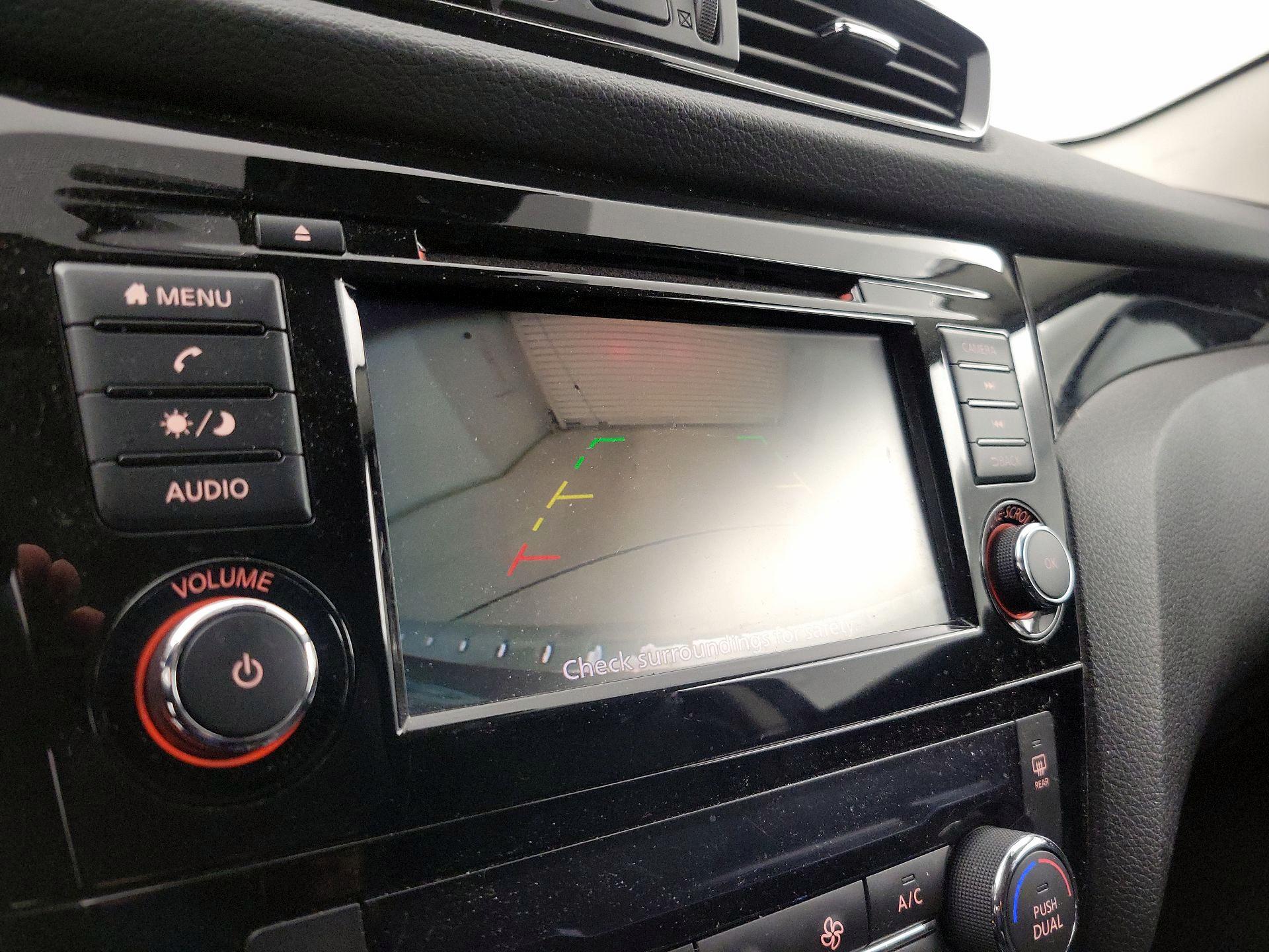 Thumbnail: 2020 Nissan Rogue Sport - 14