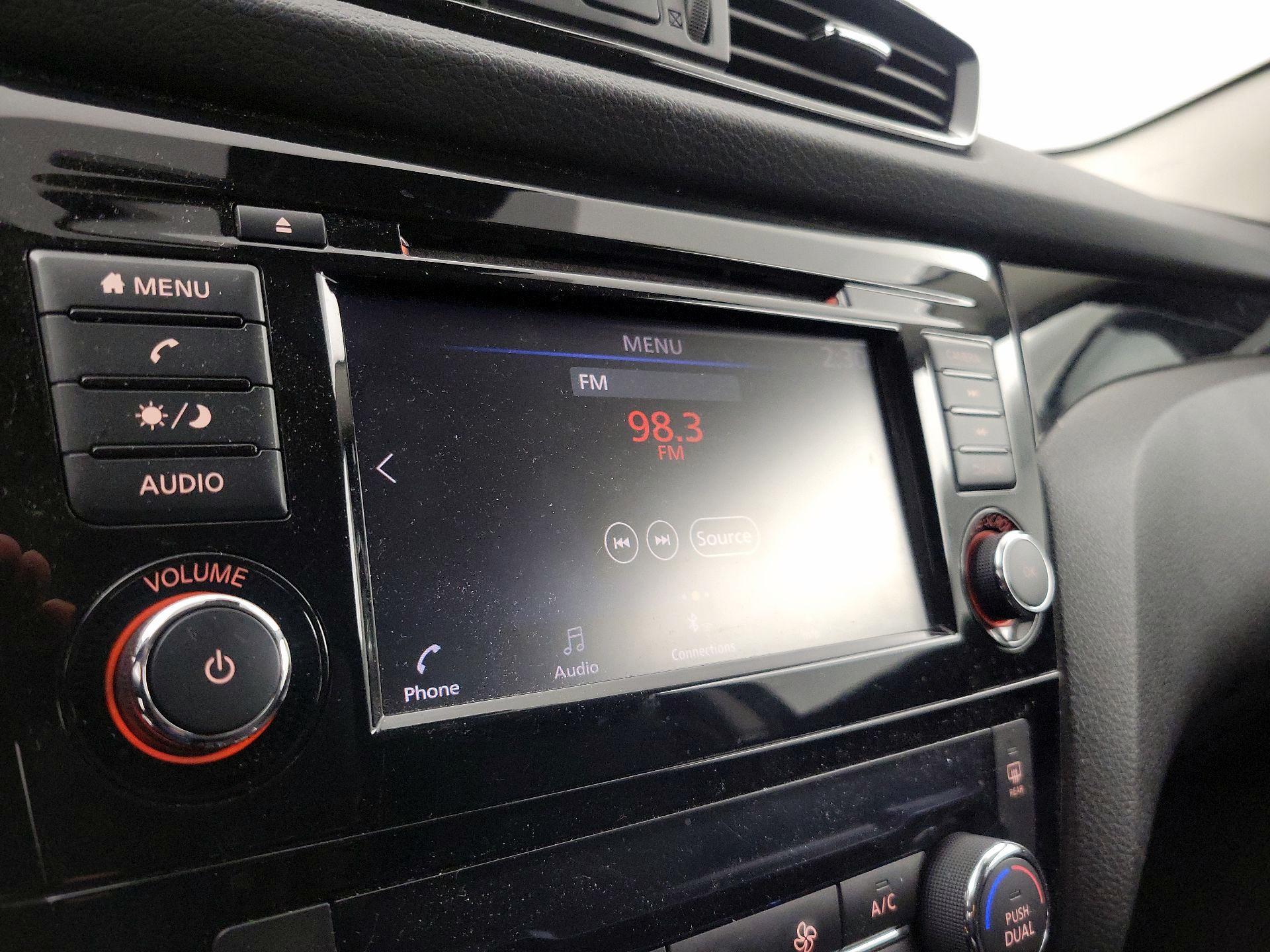 Thumbnail: 2020 Nissan Rogue Sport - 15