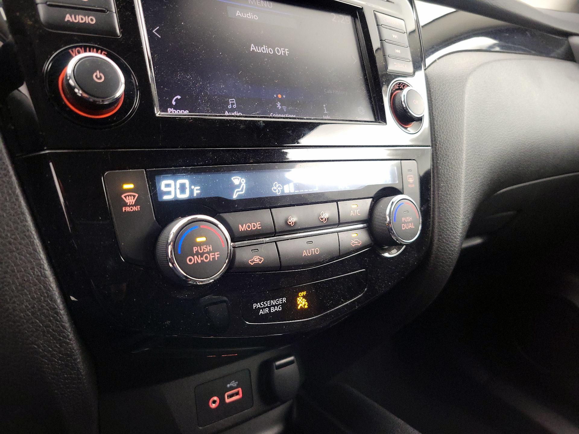 Thumbnail: 2020 Nissan Rogue Sport - 16