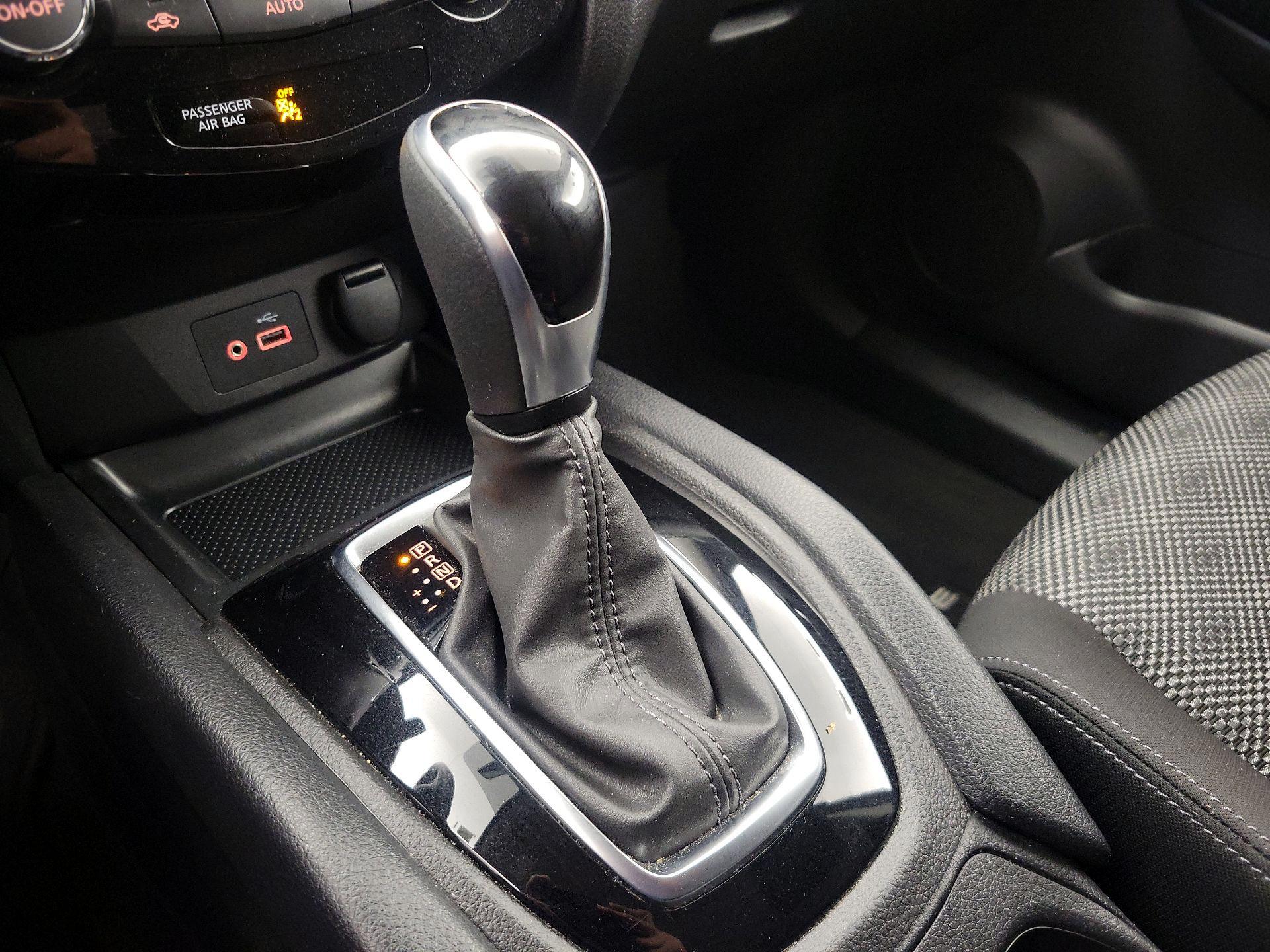 Thumbnail: 2020 Nissan Rogue Sport - 17