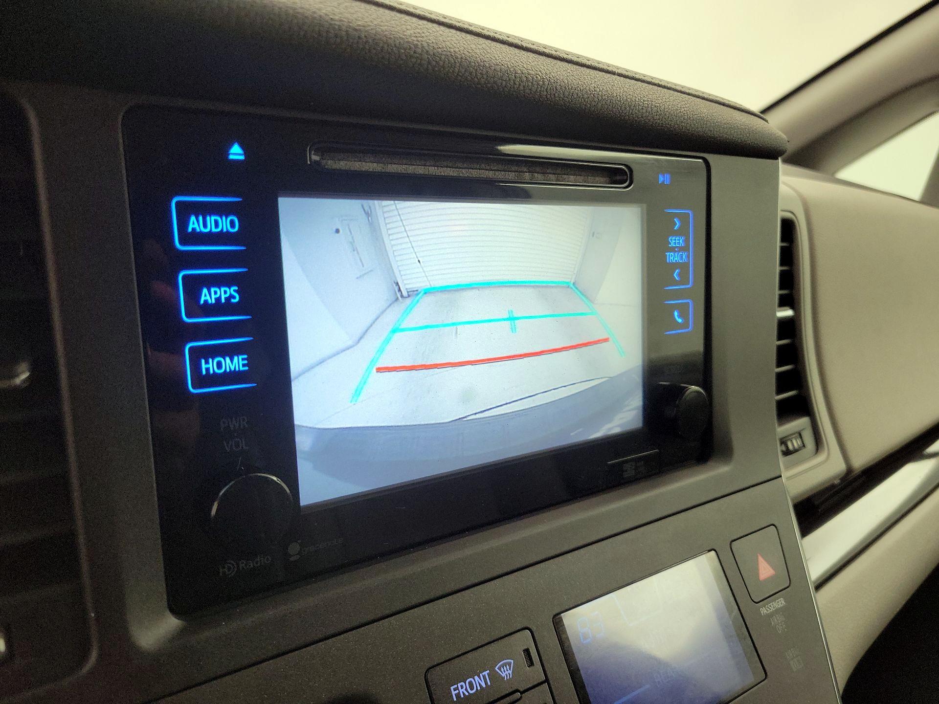 Thumbnail: 2015 Toyota Sienna - 14