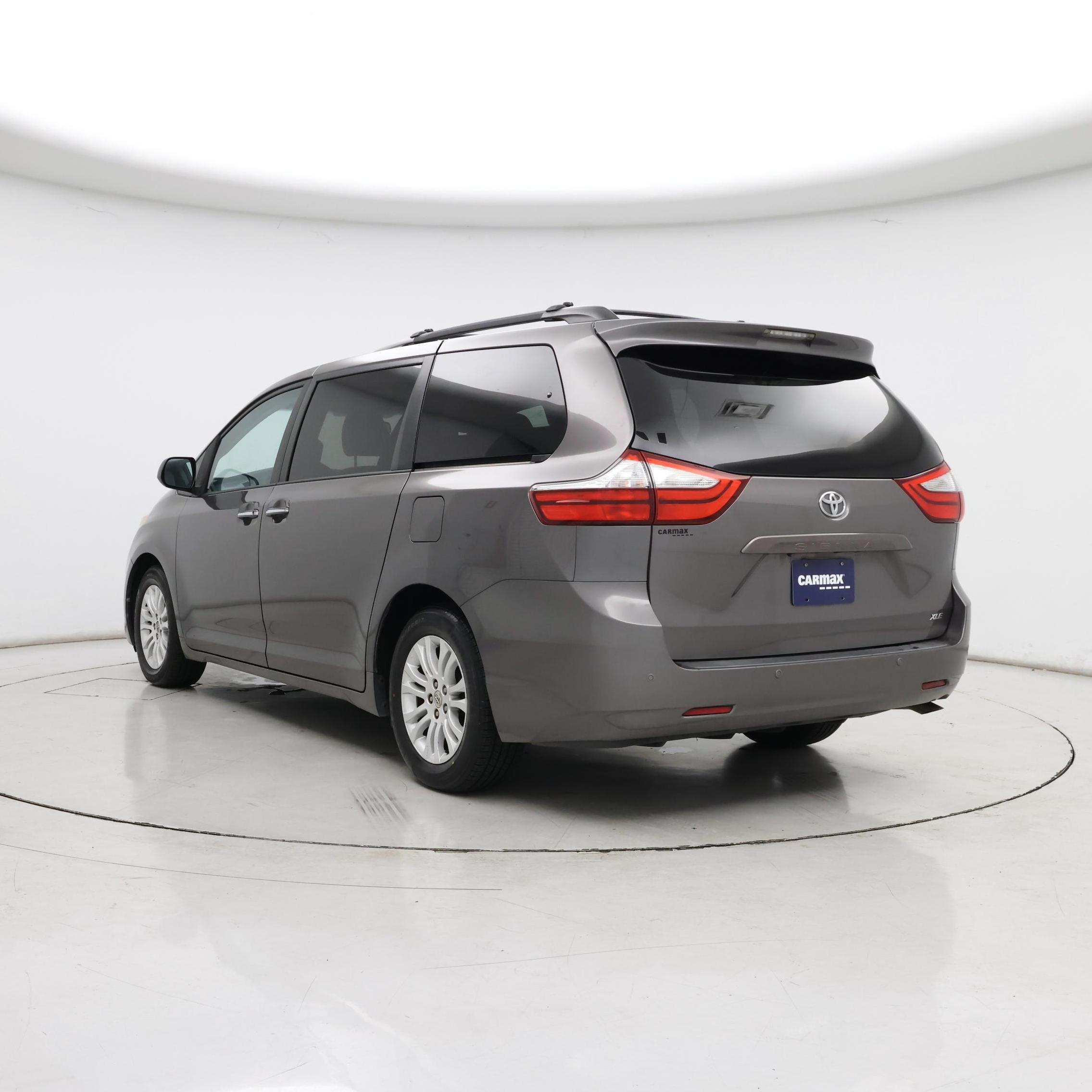 Thumbnail: 2015 Toyota Sienna - 2