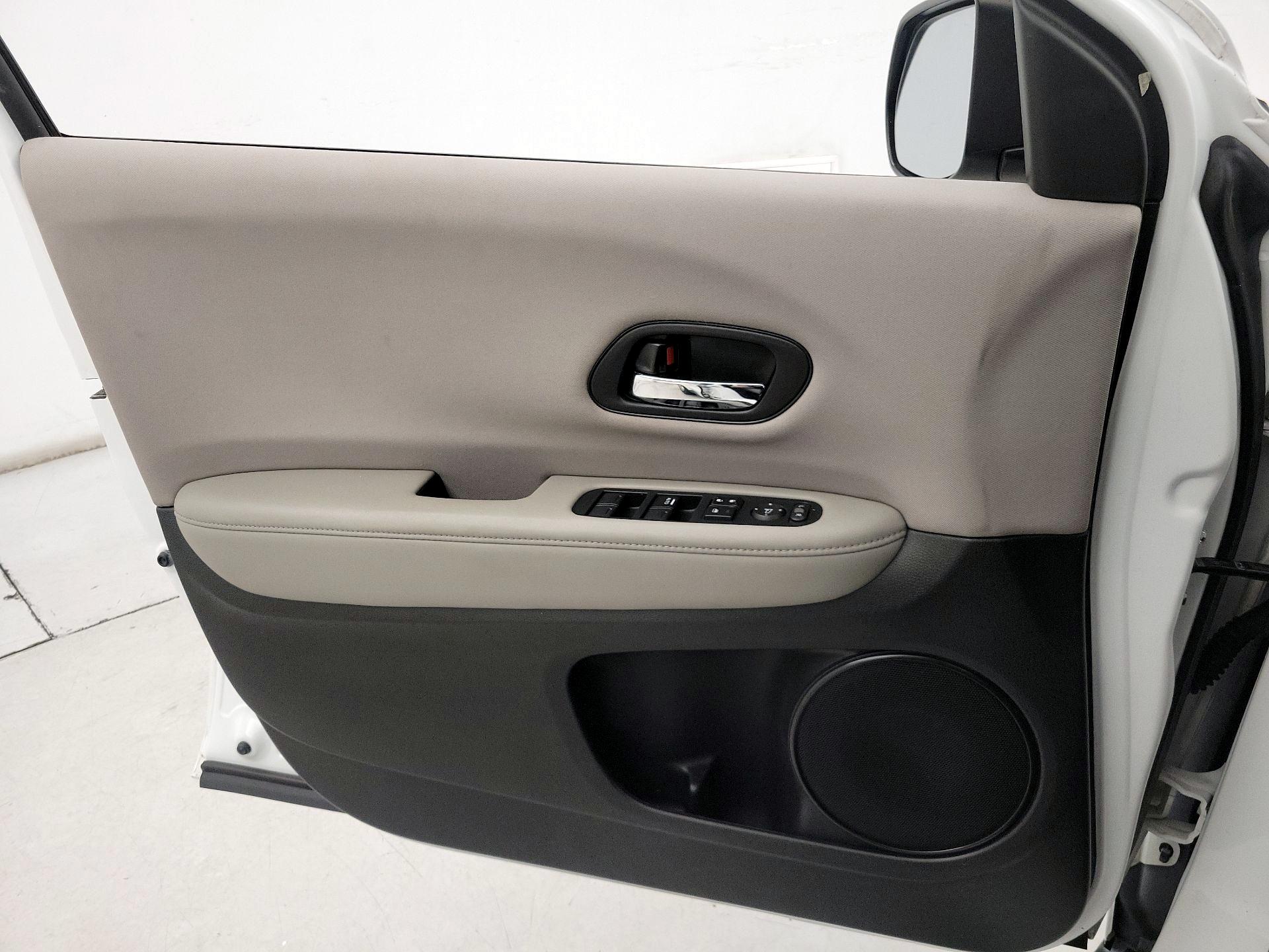 Thumbnail: 2017 Honda HR-V - 12