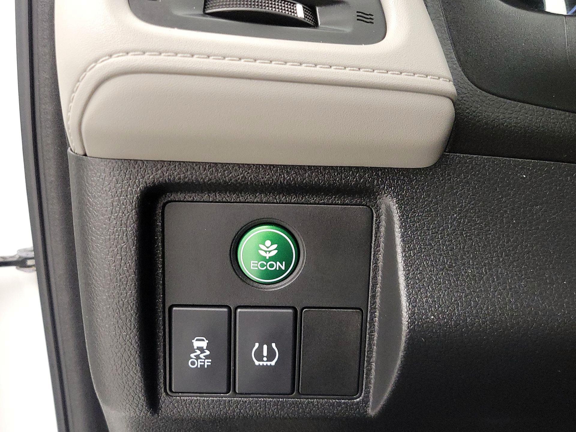 Thumbnail: 2017 Honda HR-V - 13