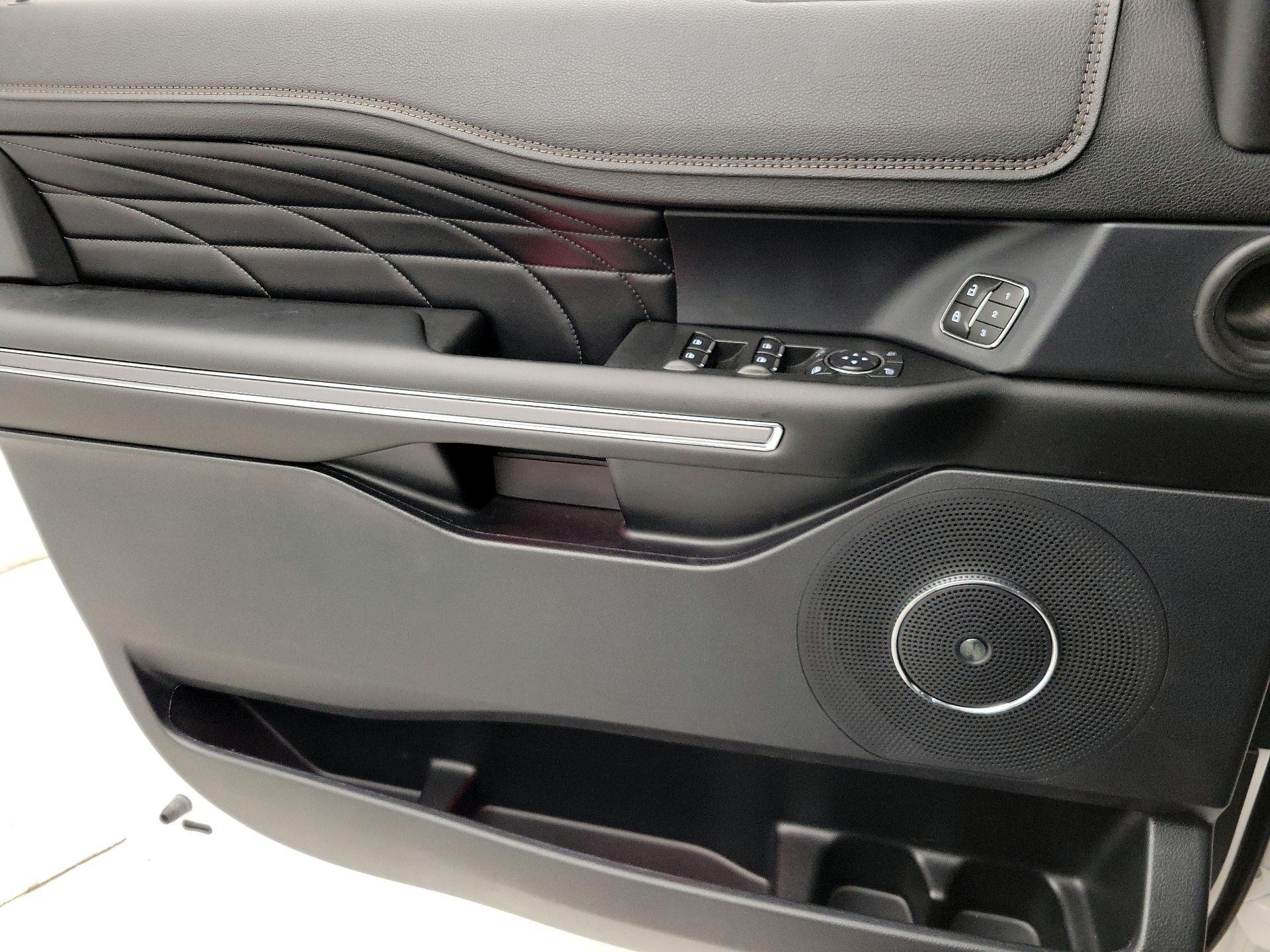 Thumbnail: 2019 Ford Expedition - 12