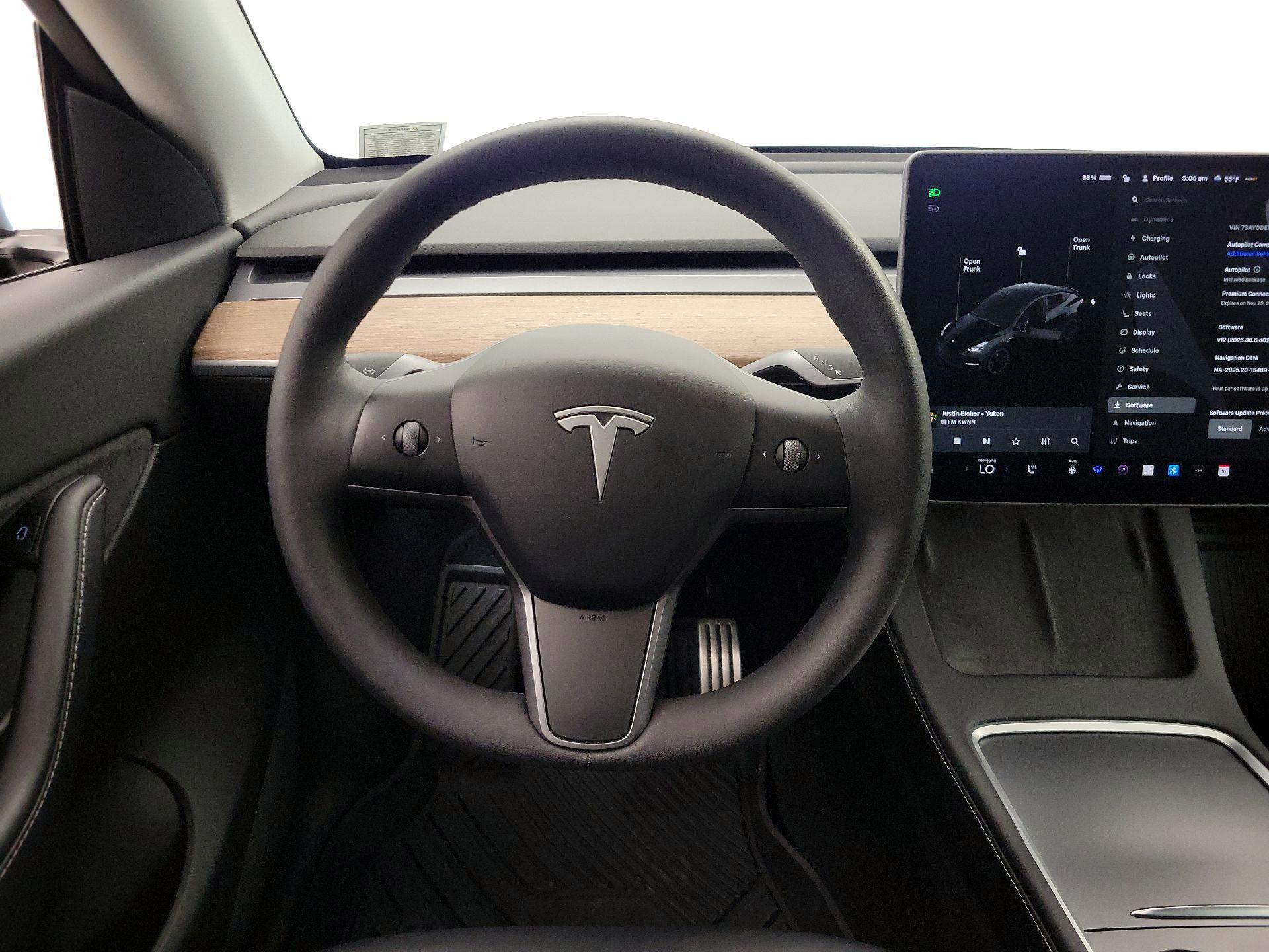 Thumbnail: 2022 Tesla Model Y - 10