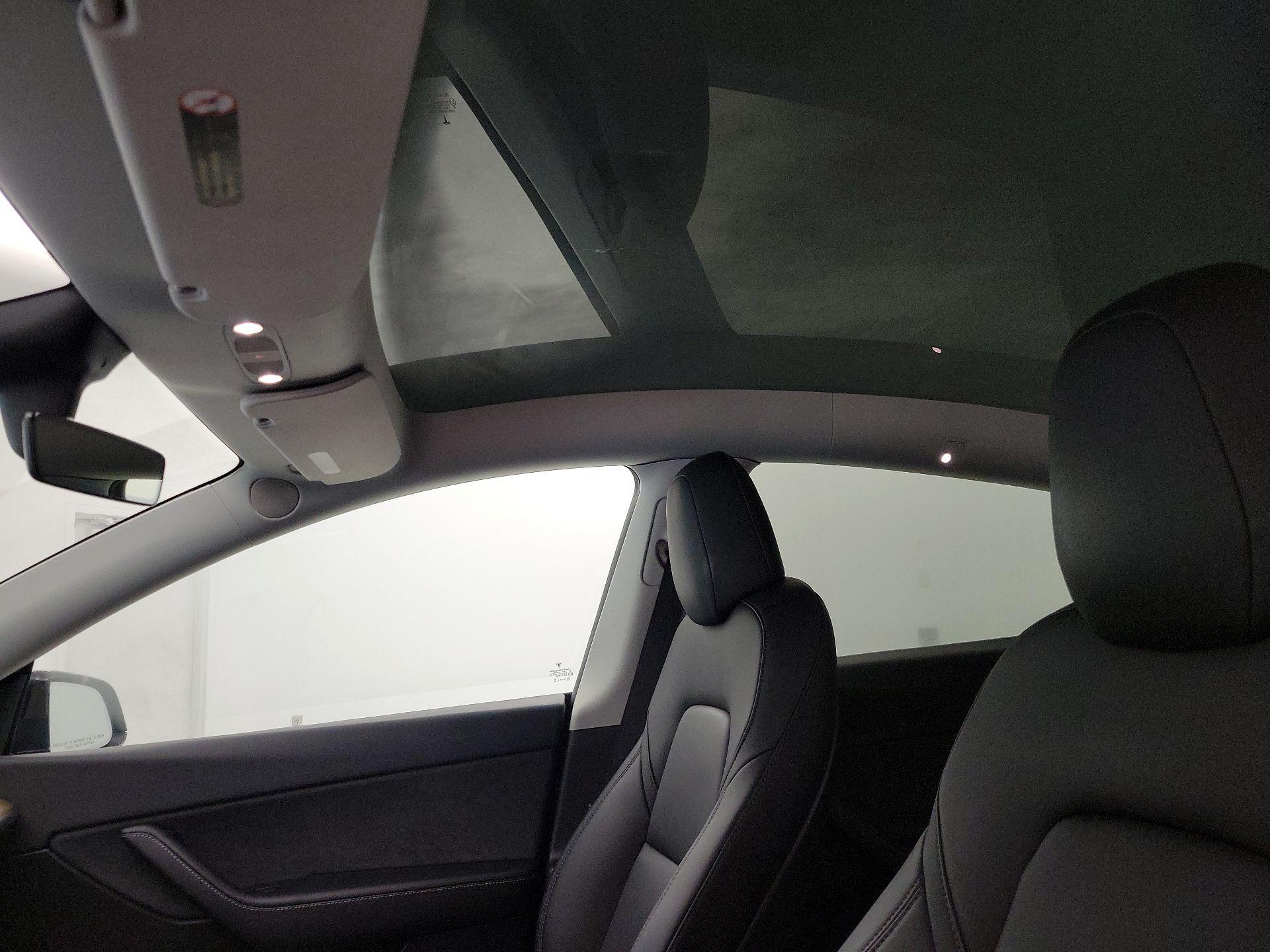 Thumbnail: 2022 Tesla Model Y - 18