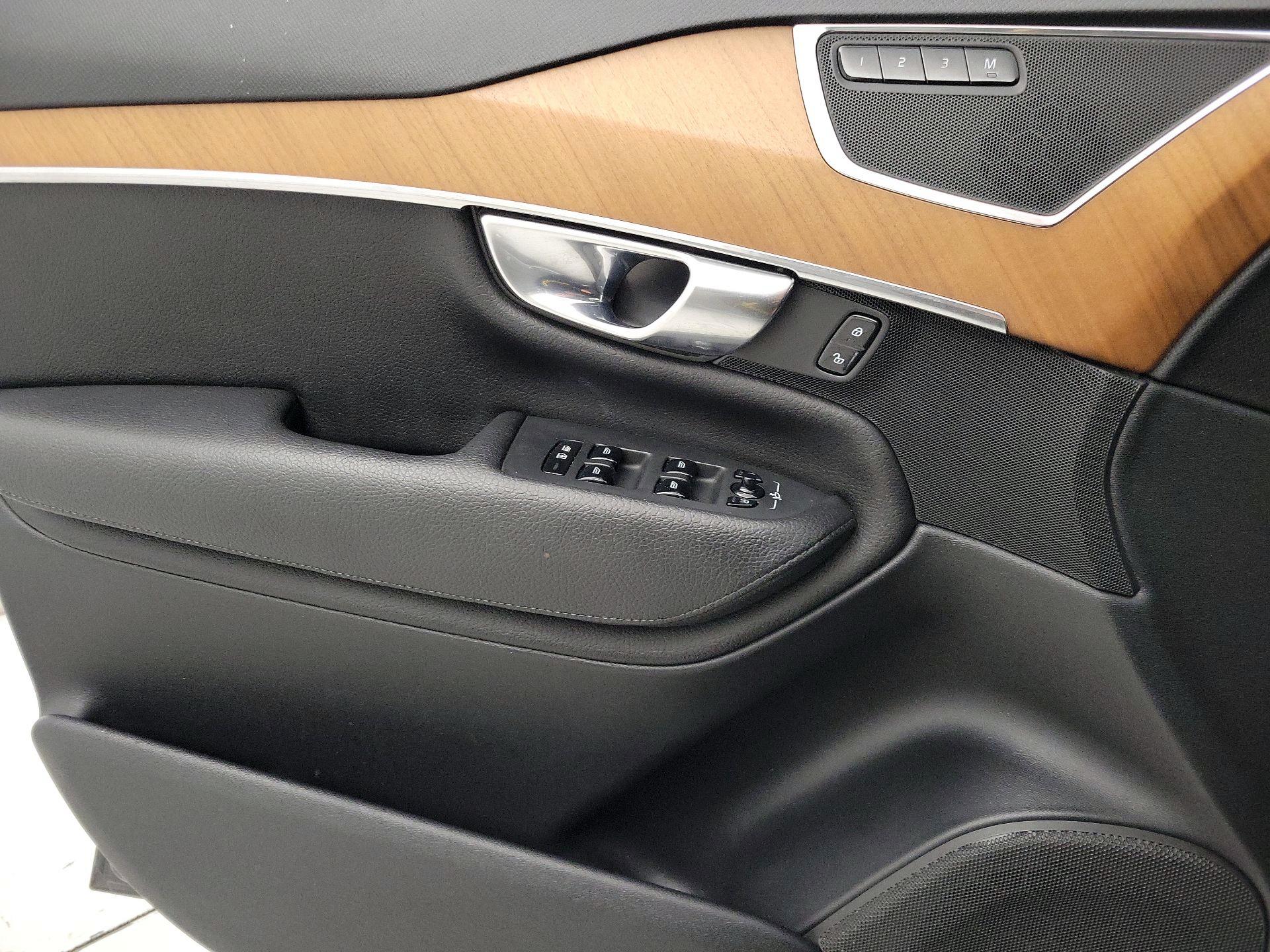 Thumbnail: 2021 Volvo XC90 - 12