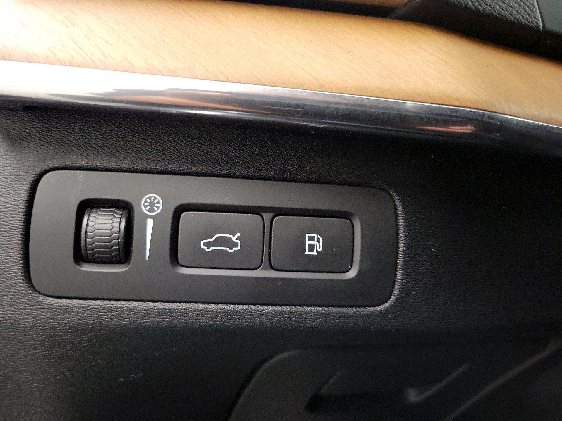 Thumbnail: 2021 Volvo XC90 - 13