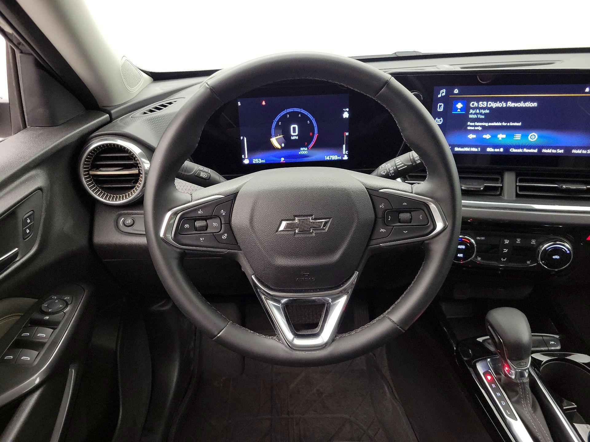 Thumbnail: 2025 Chevrolet Trax - 10