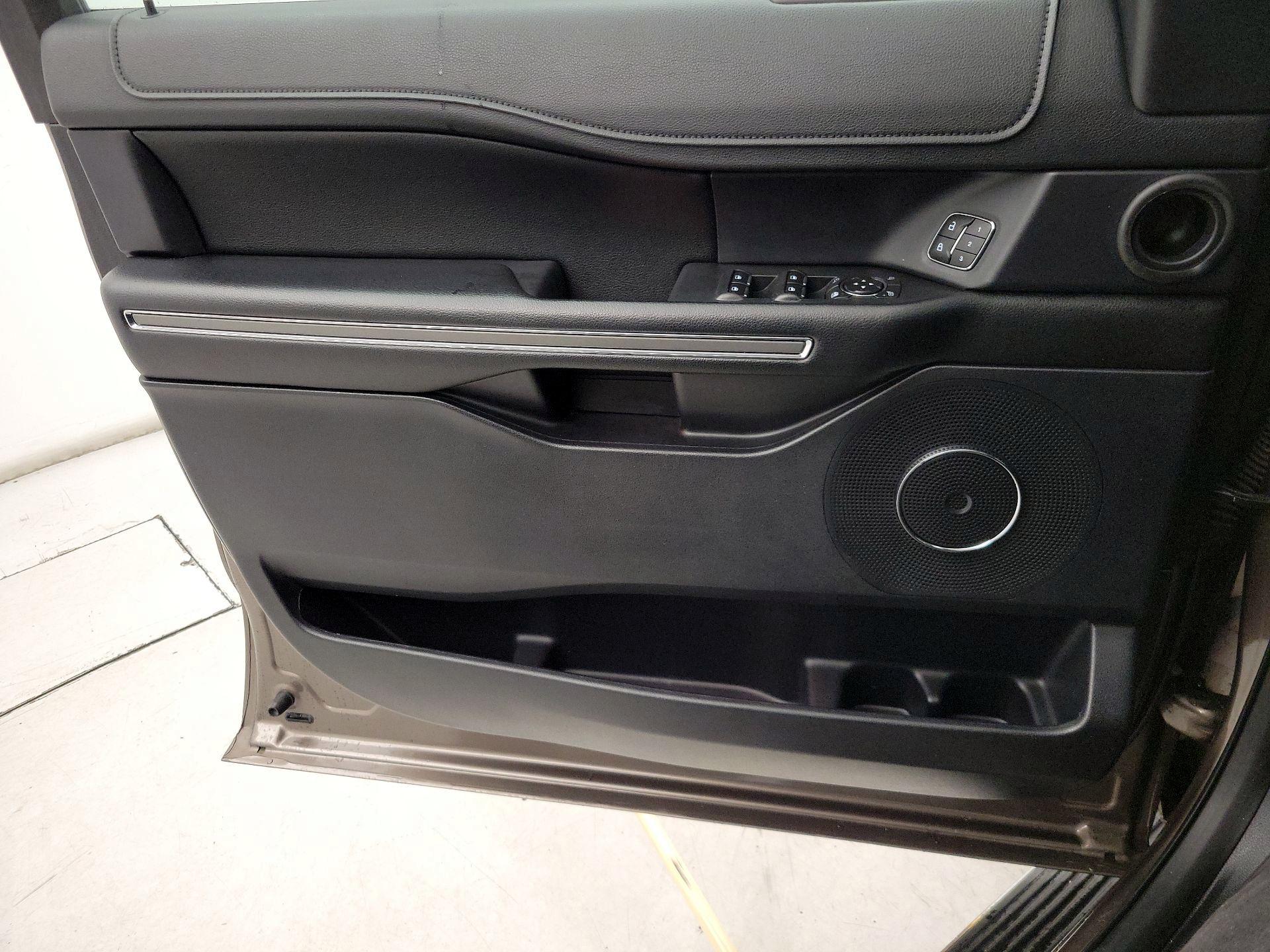 Thumbnail: 2018 Ford Expedition - 12