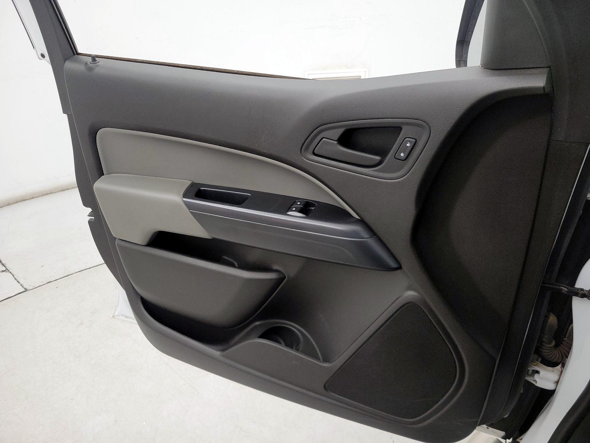 Thumbnail: 2016 Chevrolet Colorado - 12