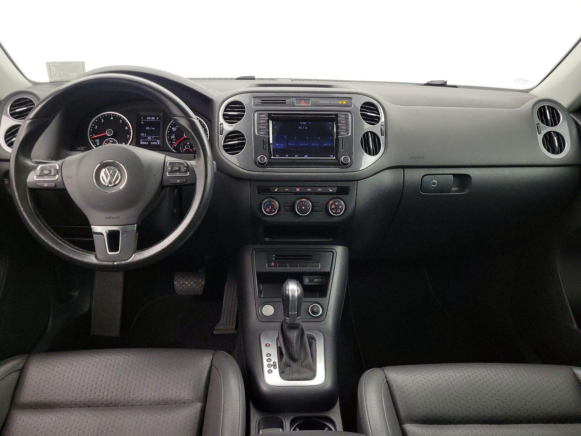 Thumbnail: 2016 Volkswagen Tiguan - 9