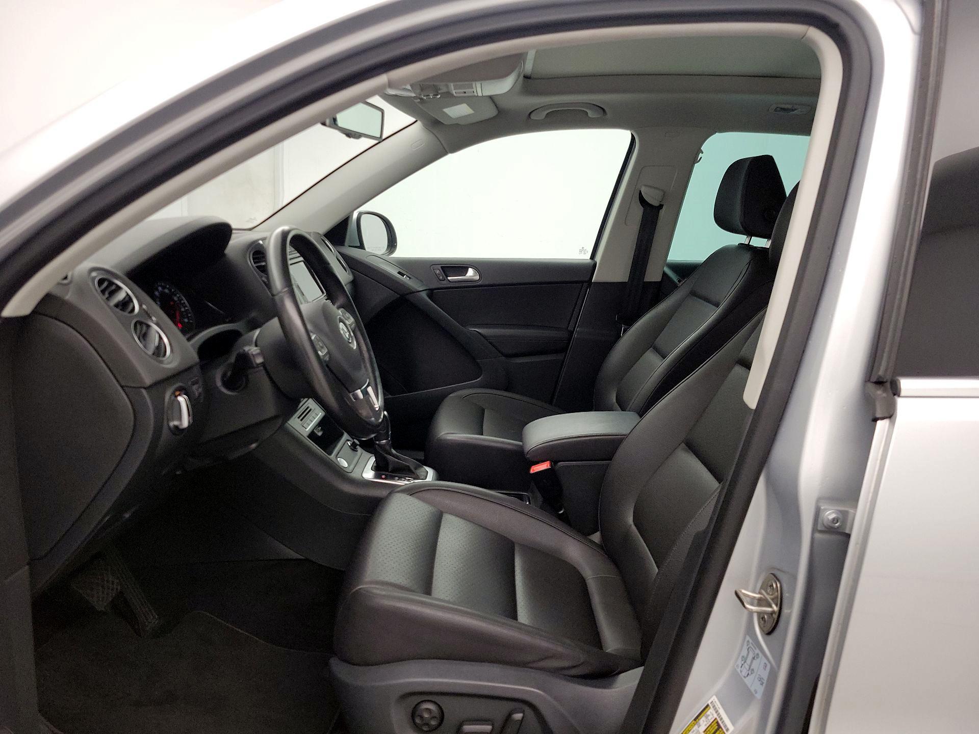 Thumbnail: 2016 Volkswagen Tiguan - 11