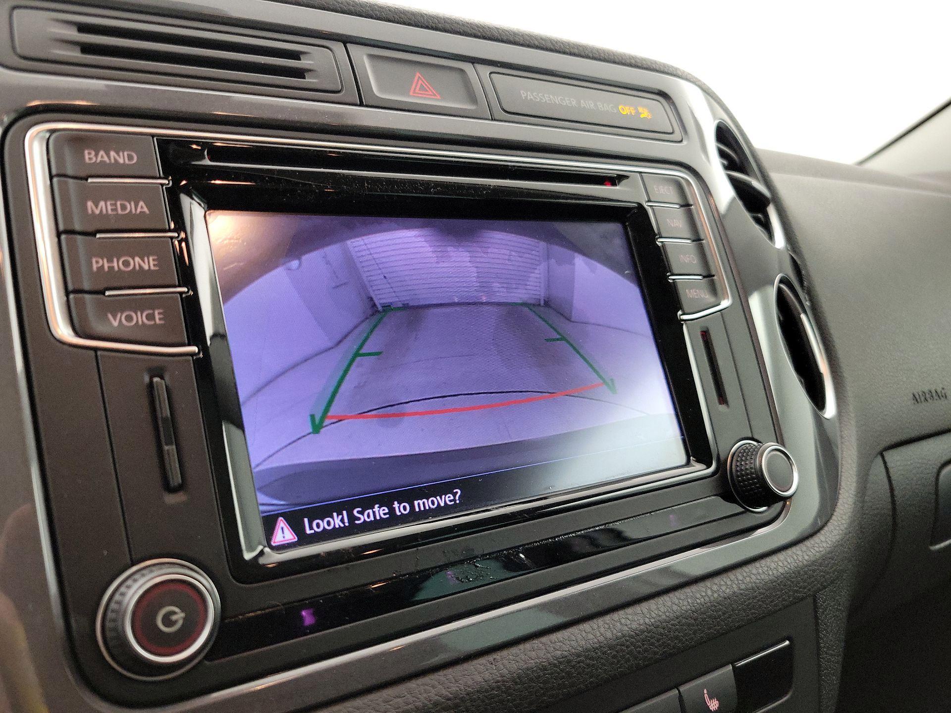 Thumbnail: 2016 Volkswagen Tiguan - 14