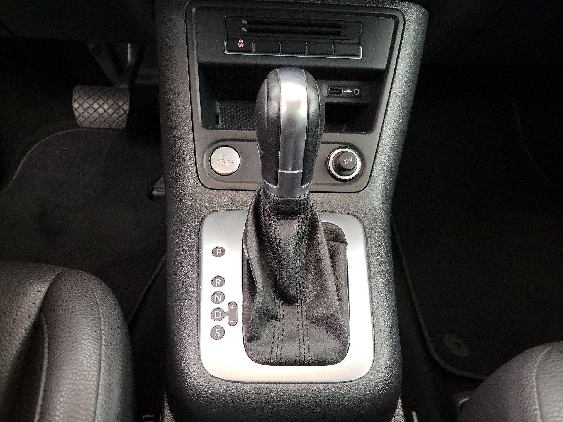 Thumbnail: 2016 Volkswagen Tiguan - 17