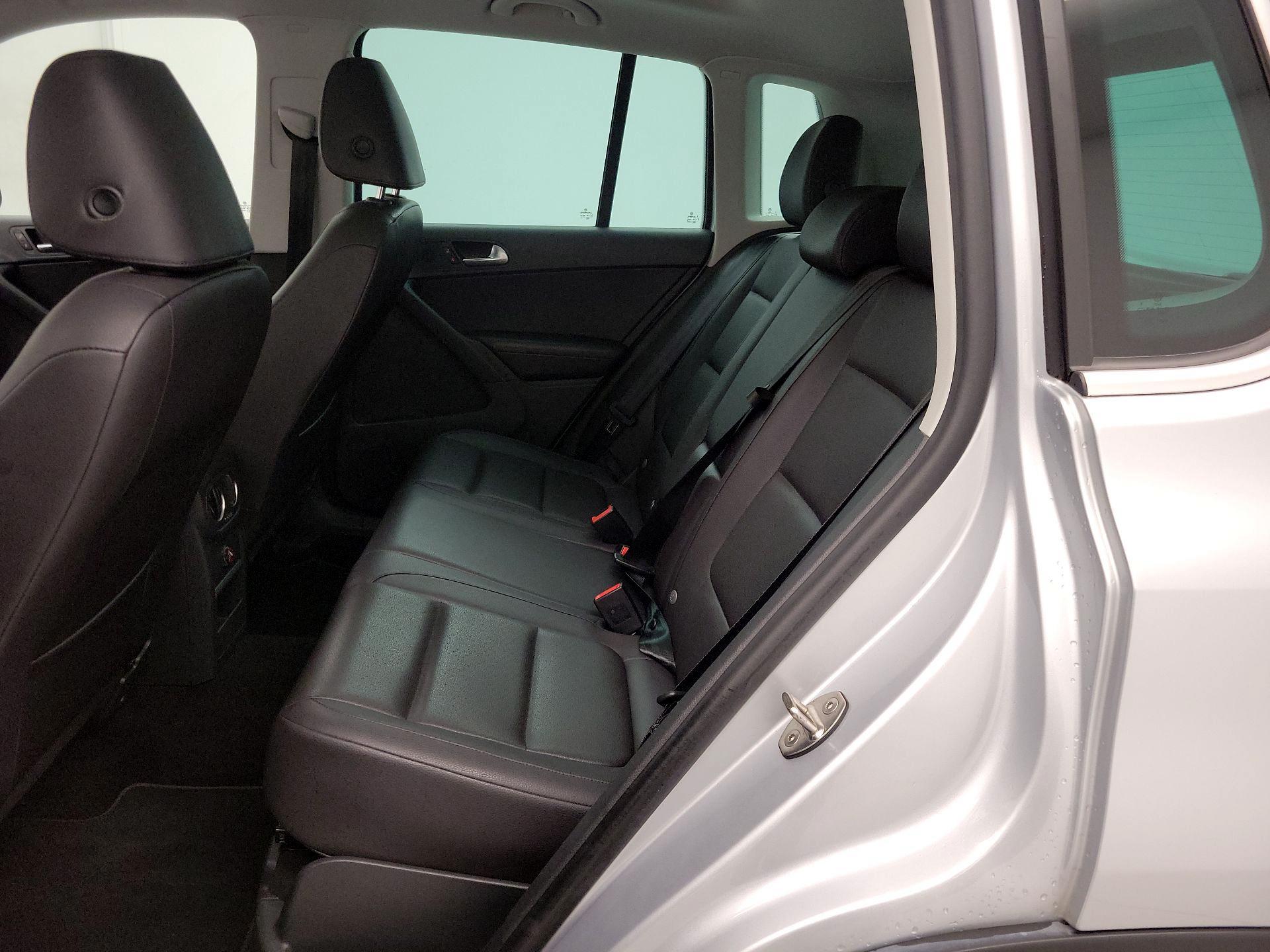 Thumbnail: 2016 Volkswagen Tiguan - 20