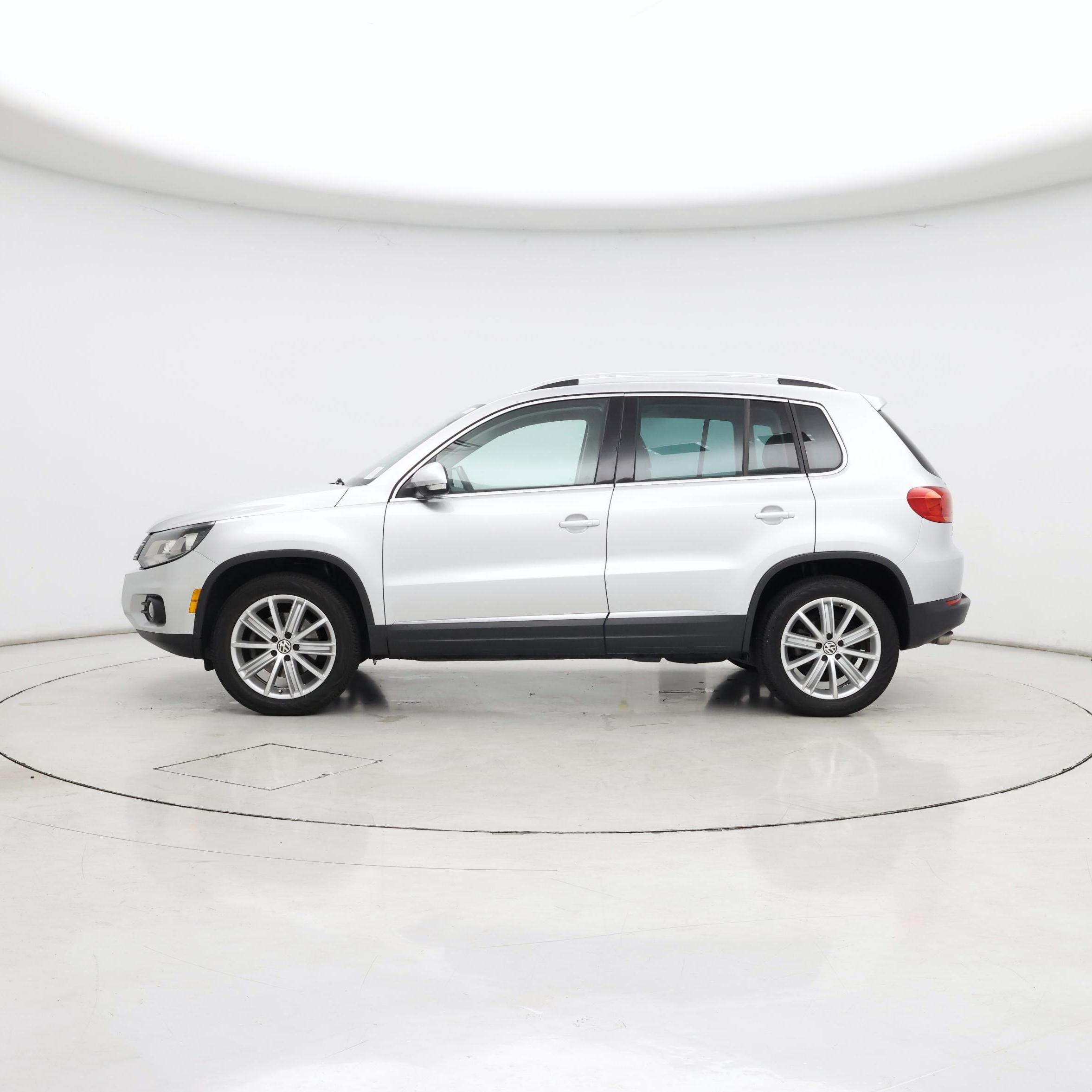 Thumbnail: 2016 Volkswagen Tiguan - 3