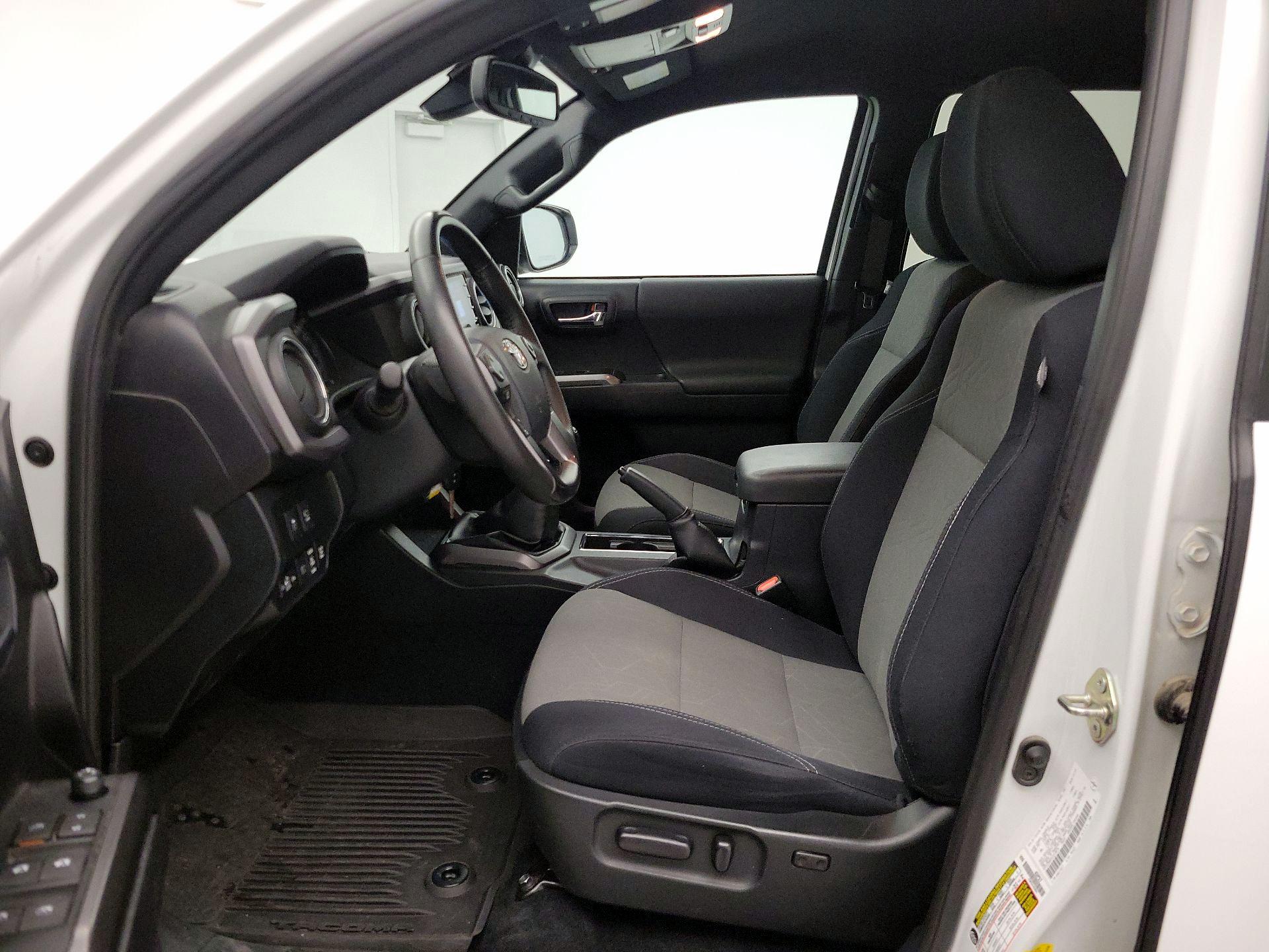 Thumbnail: 2020 Toyota Tacoma - 11