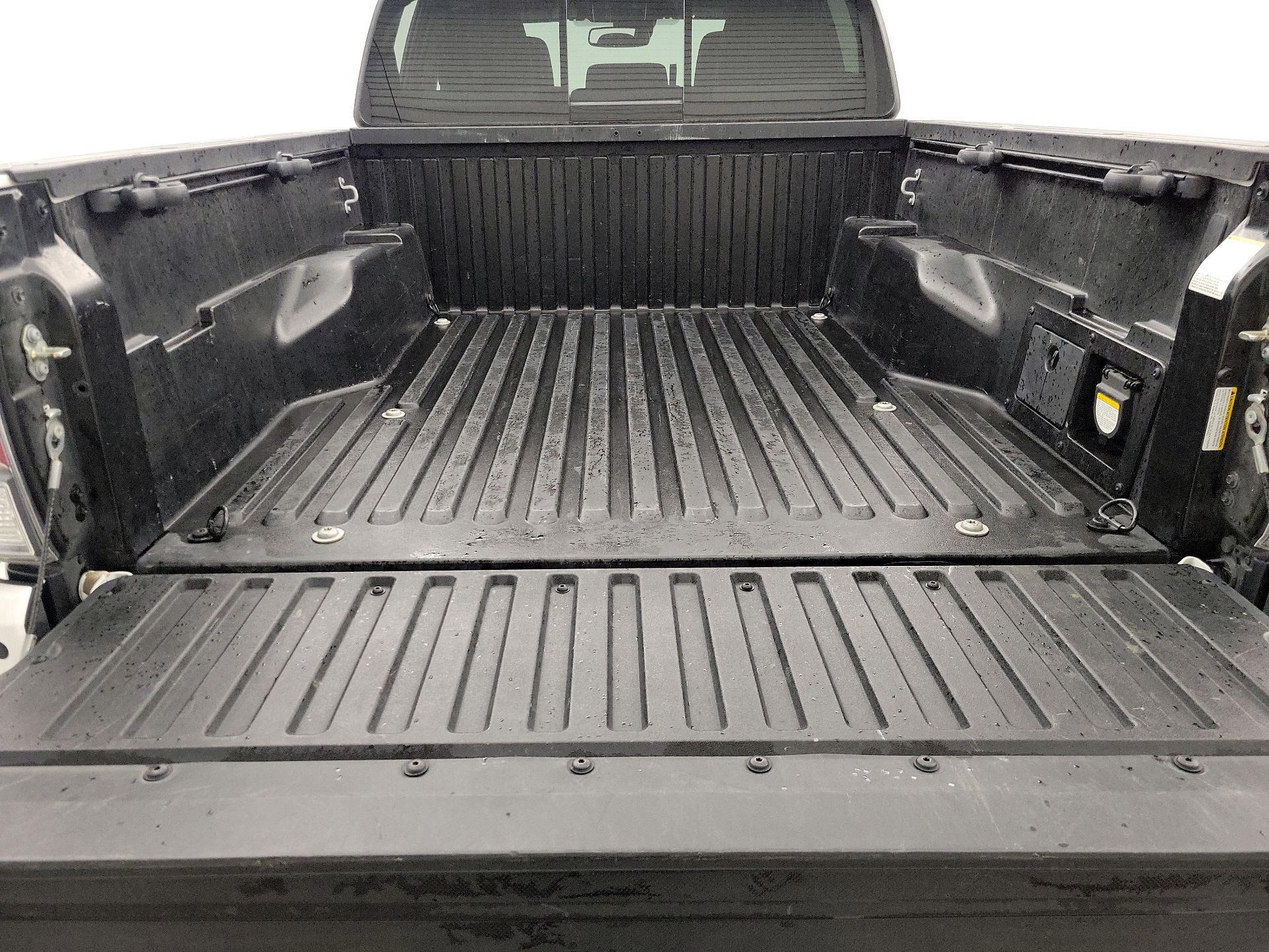 Thumbnail: 2020 Toyota Tacoma - 20