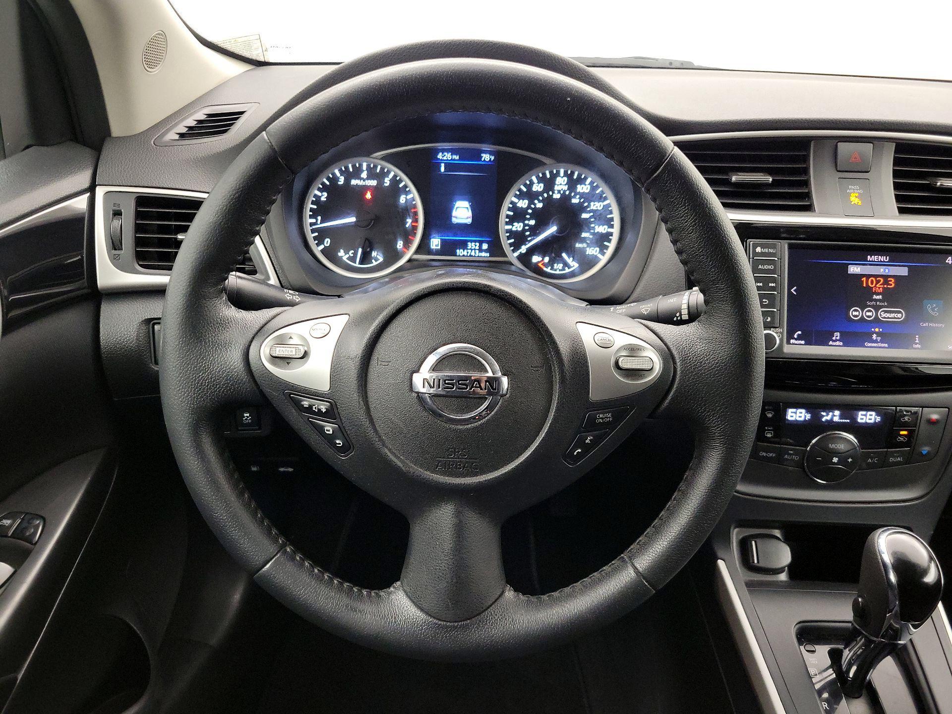 Thumbnail: 2019 Nissan Sentra - 10