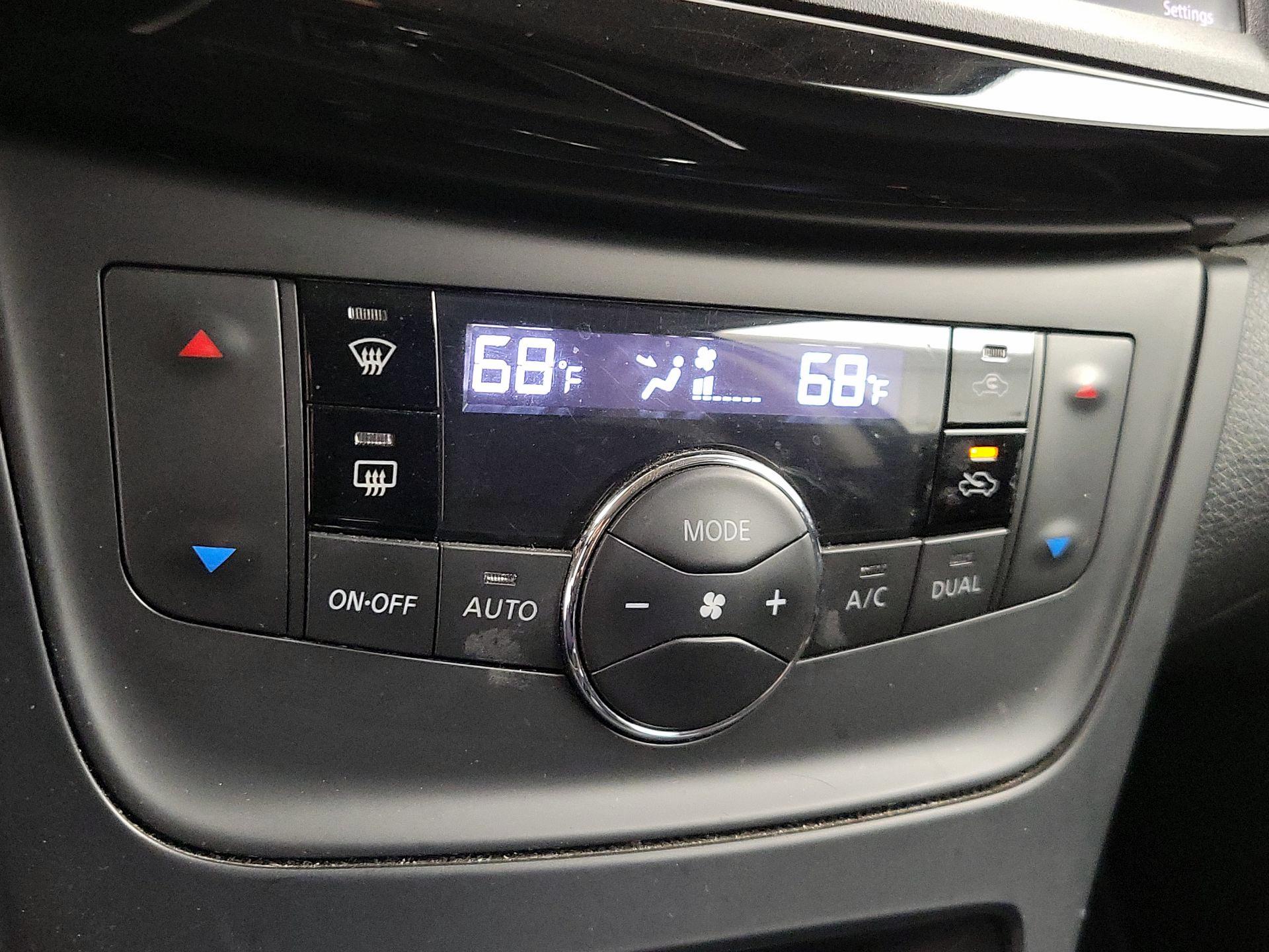 Thumbnail: 2019 Nissan Sentra - 16