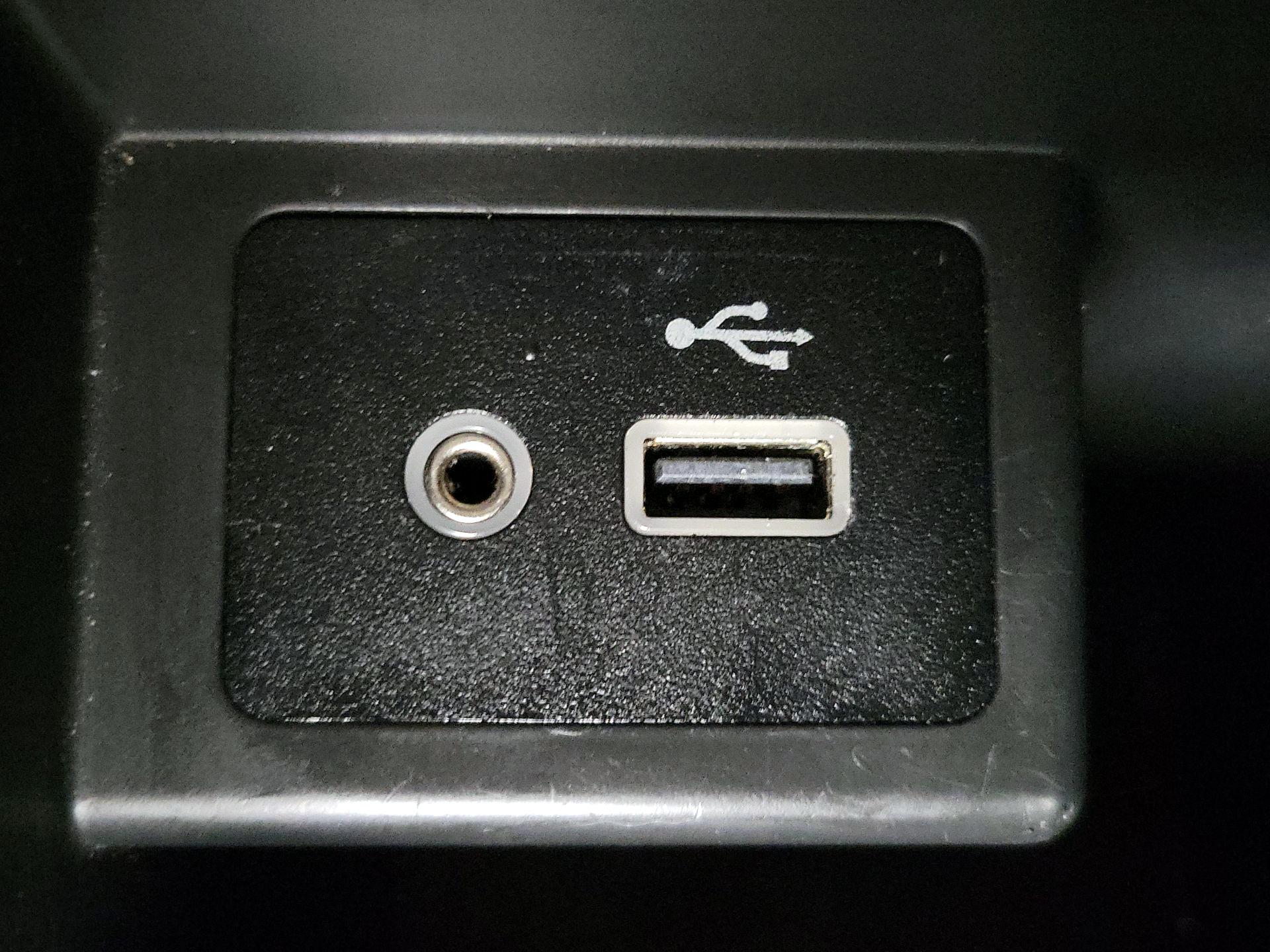 Thumbnail: 2019 Nissan Sentra - 18