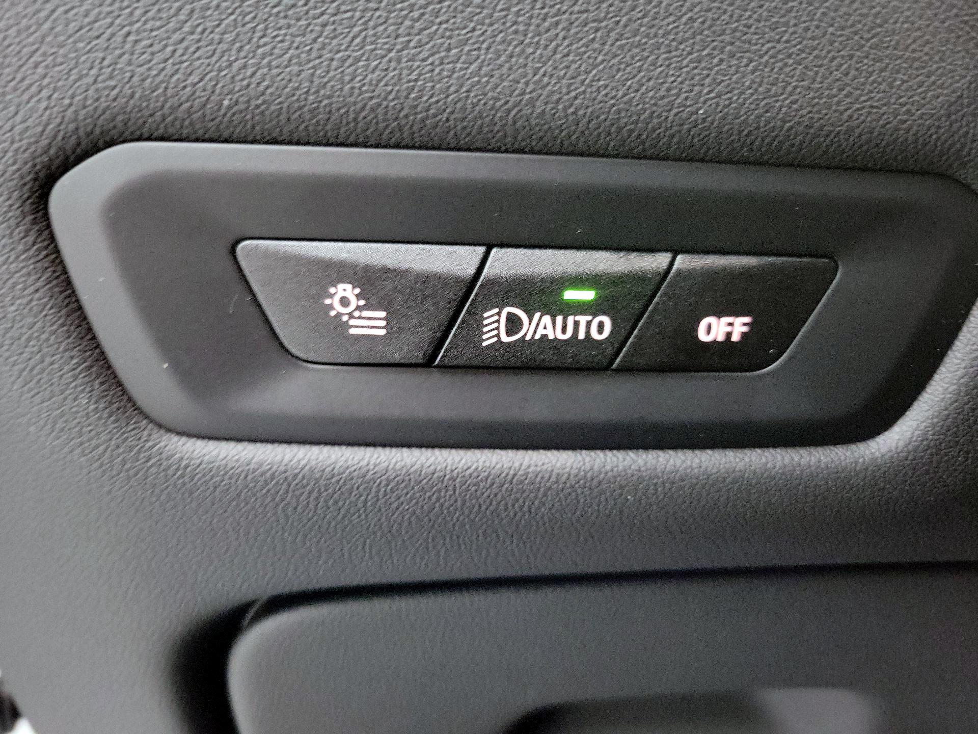 Thumbnail: 2025 BMW X6 - 13