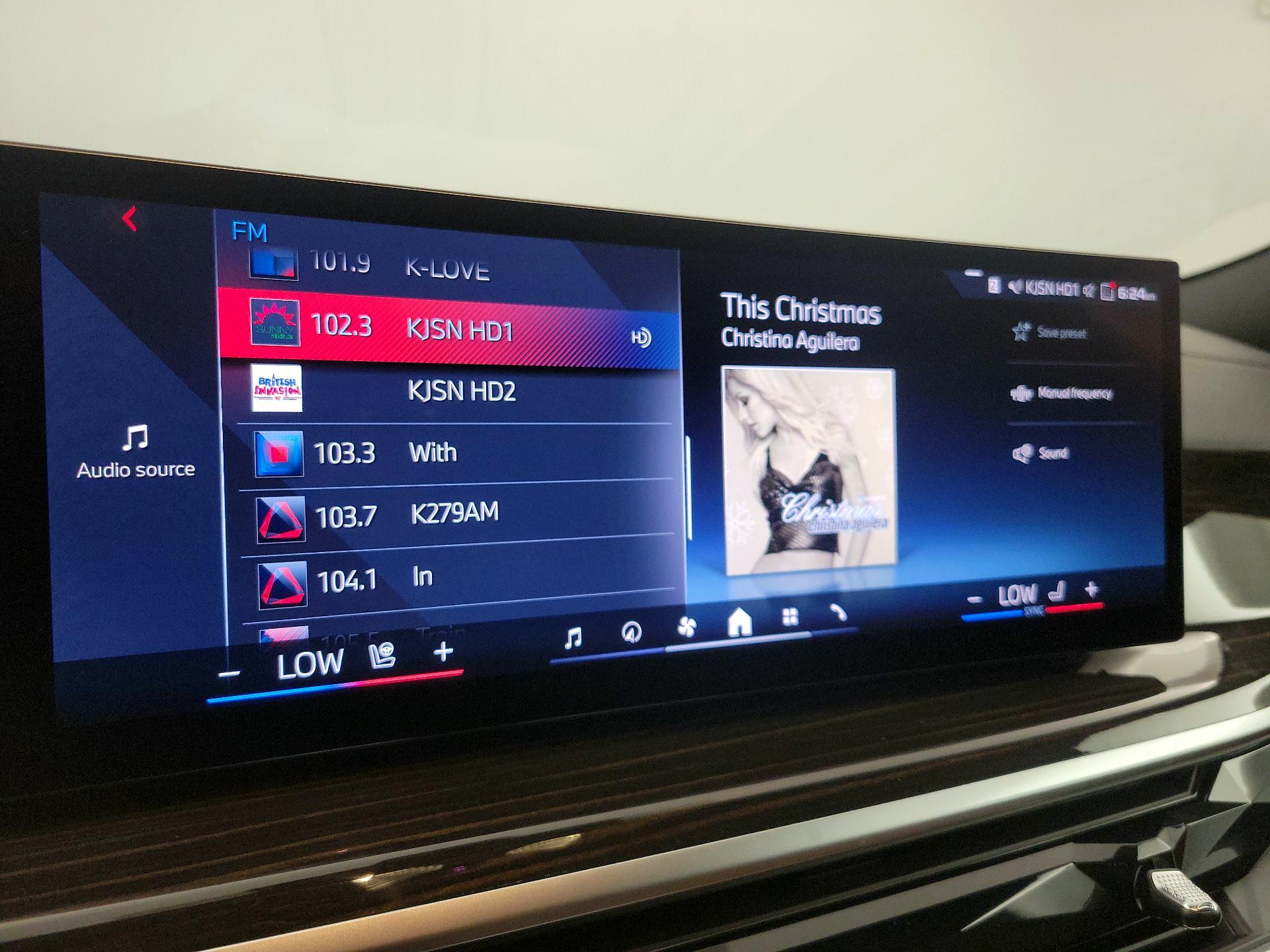 Thumbnail: 2025 BMW X6 - 16