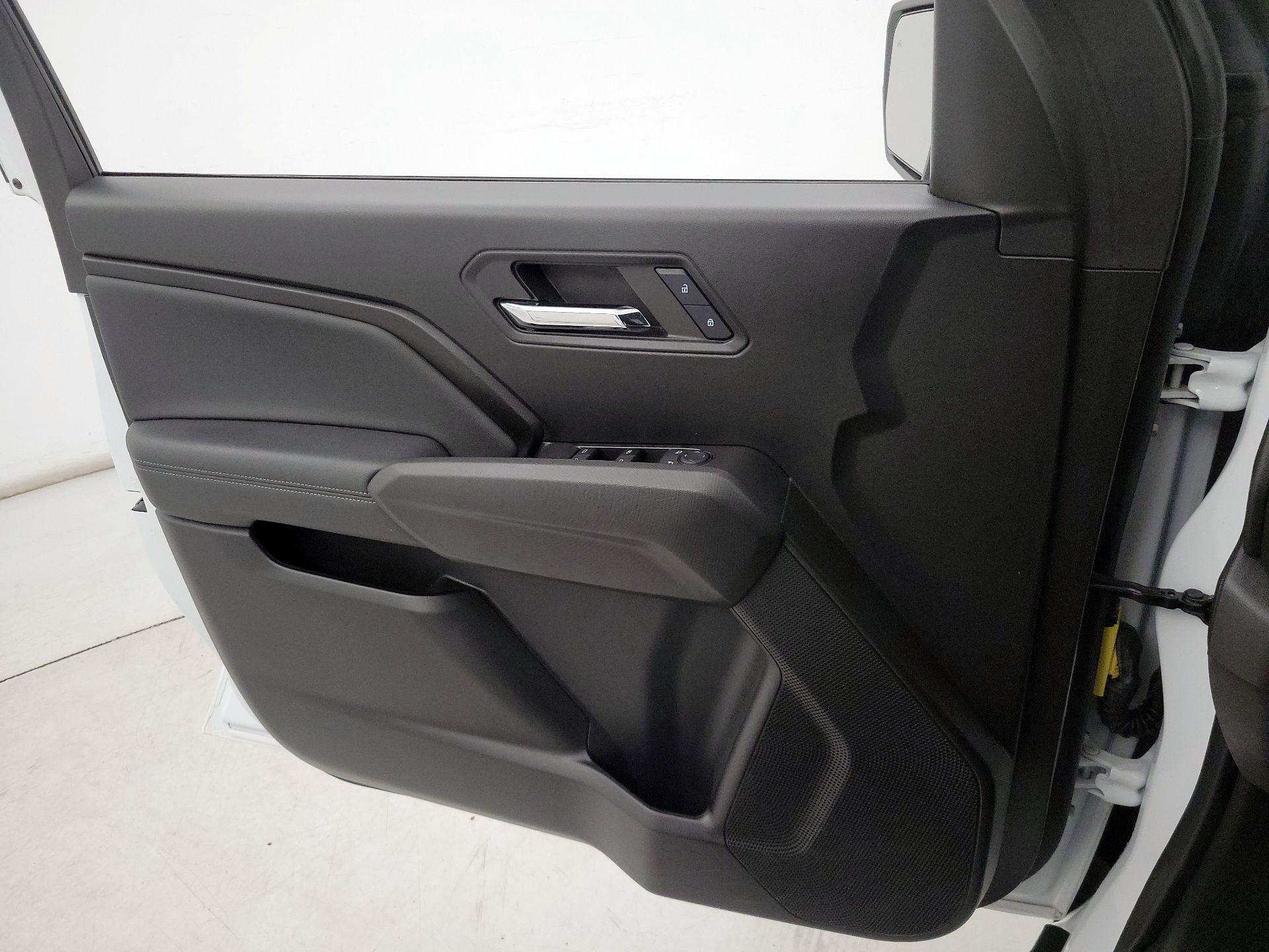 Thumbnail: 2024 Chevrolet Colorado - 12