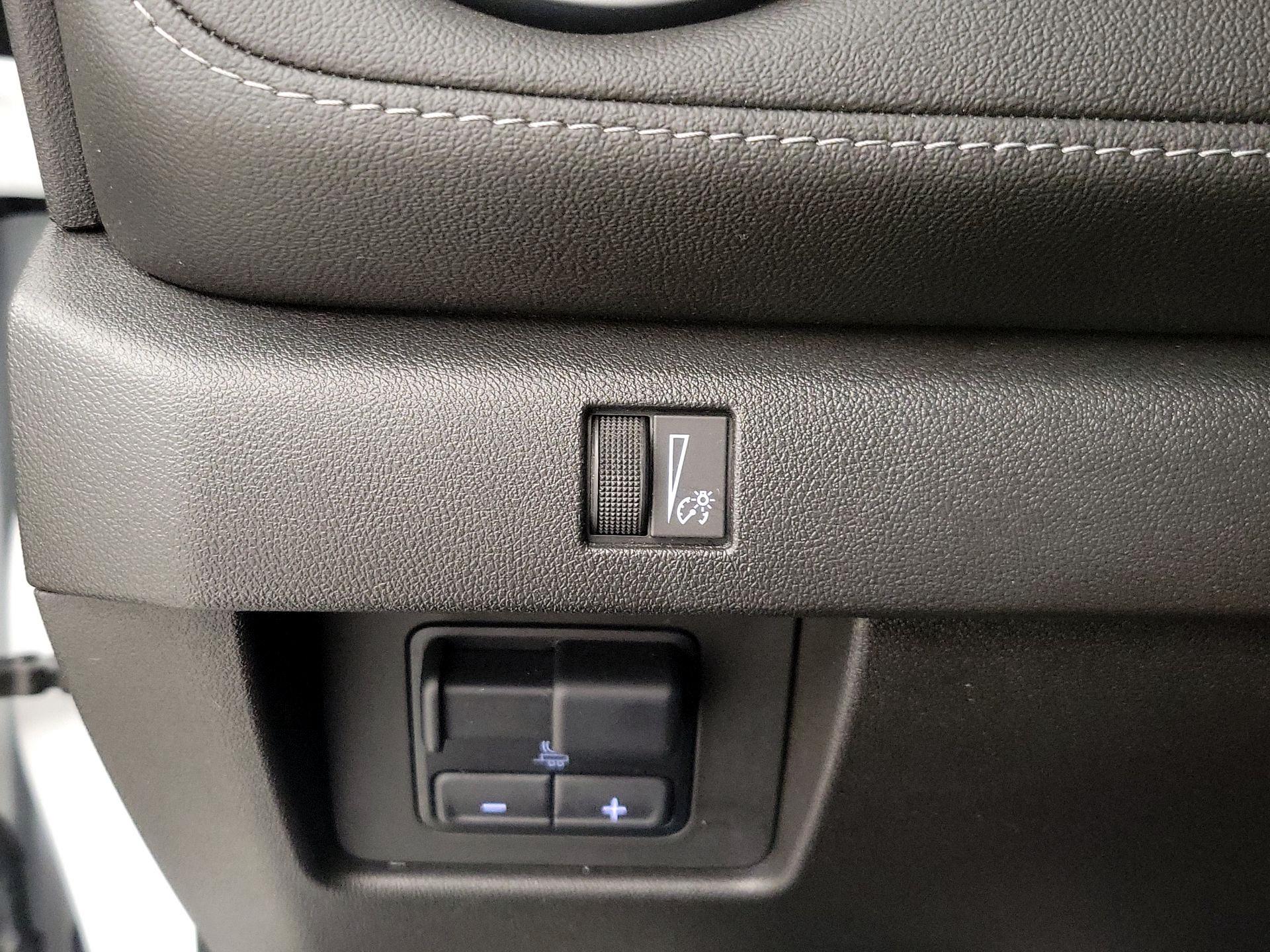 Thumbnail: 2024 Chevrolet Colorado - 13