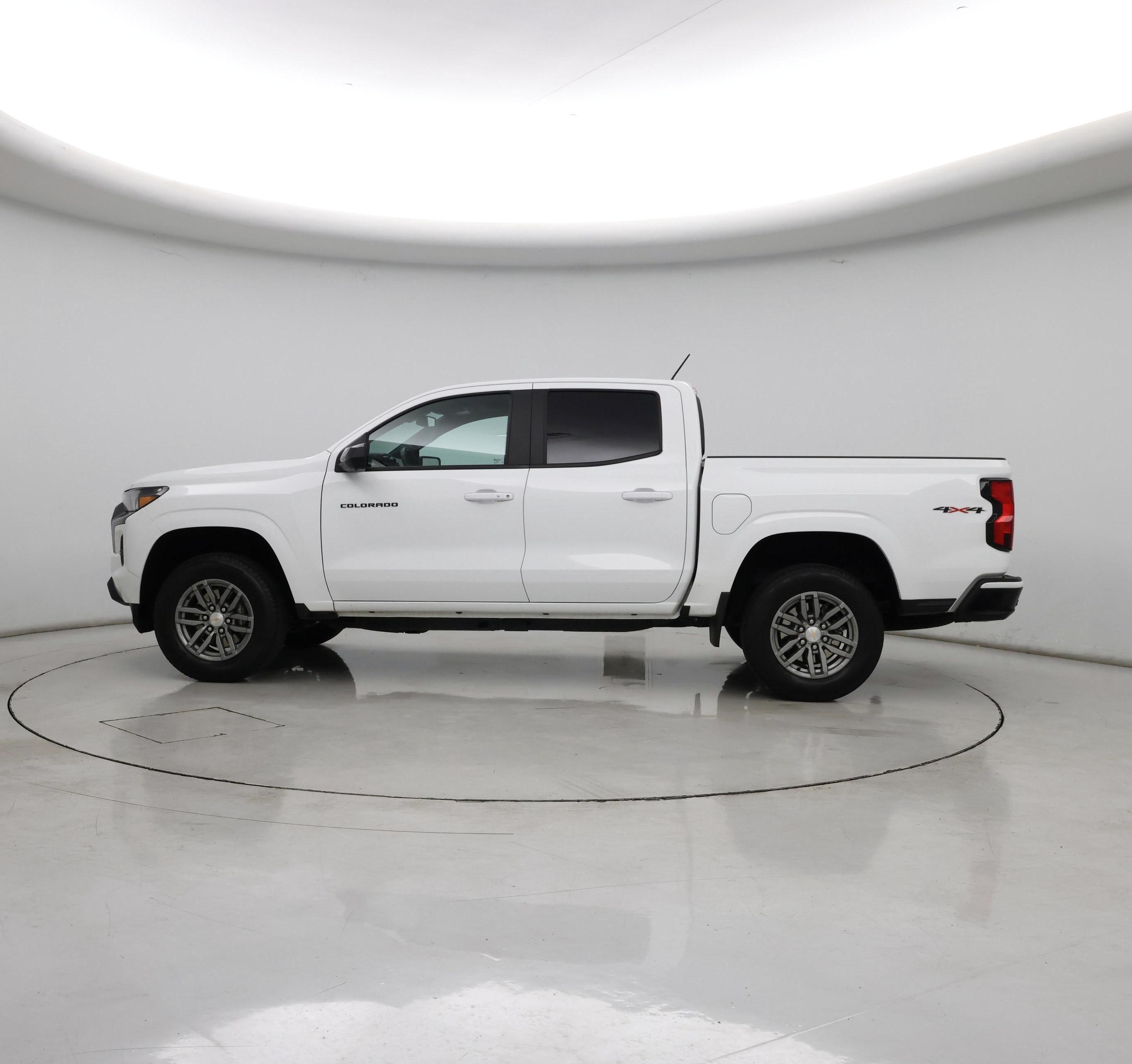 Thumbnail: 2024 Chevrolet Colorado - 3