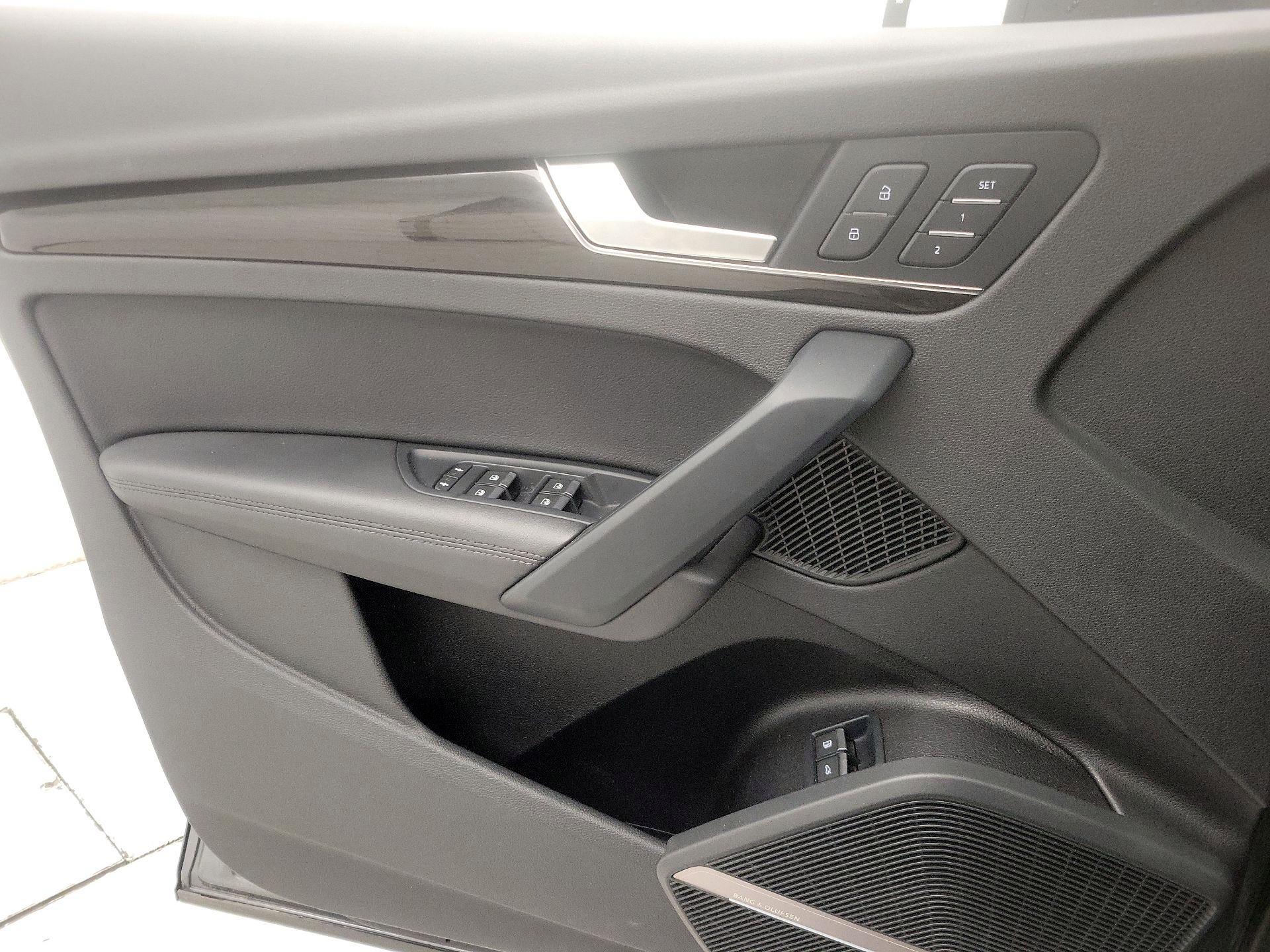 Thumbnail: 2020 Audi Q5 - 12