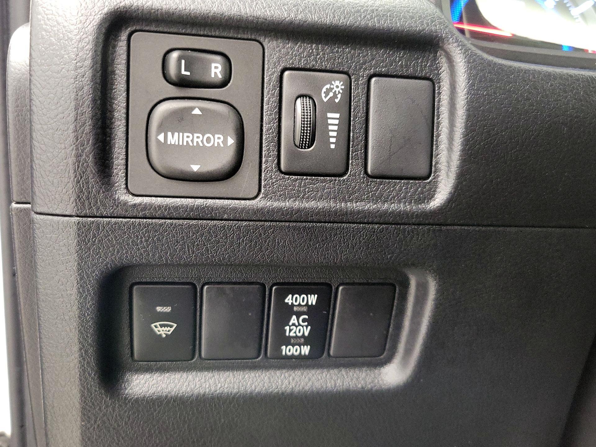 Thumbnail: 2016 Toyota 4Runner - 13