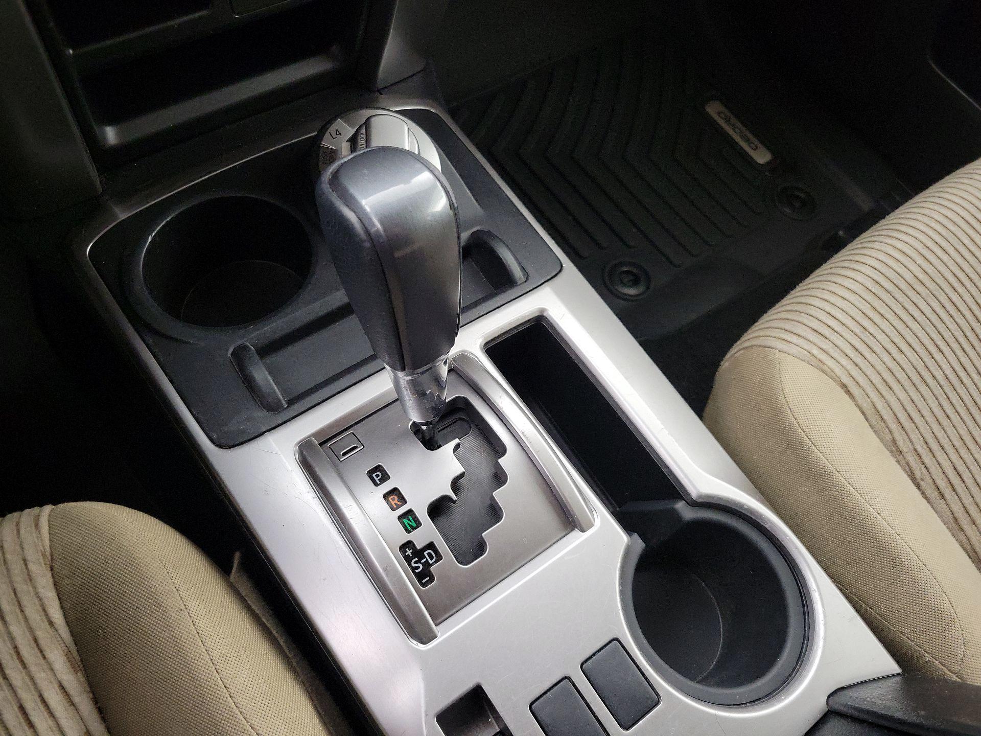 Thumbnail: 2016 Toyota 4Runner - 17