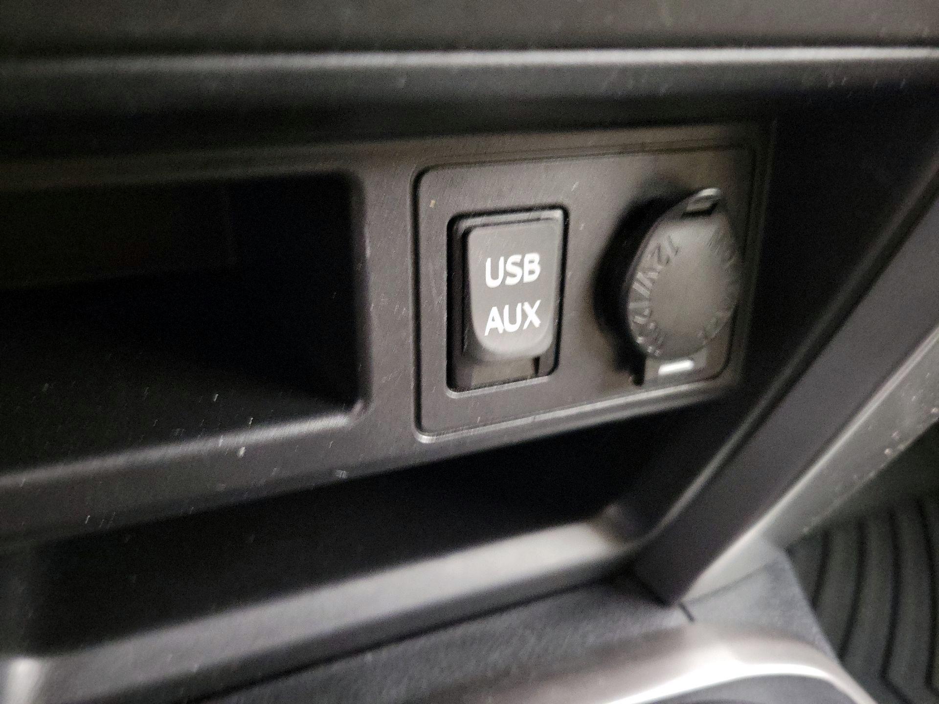 Thumbnail: 2016 Toyota 4Runner - 18